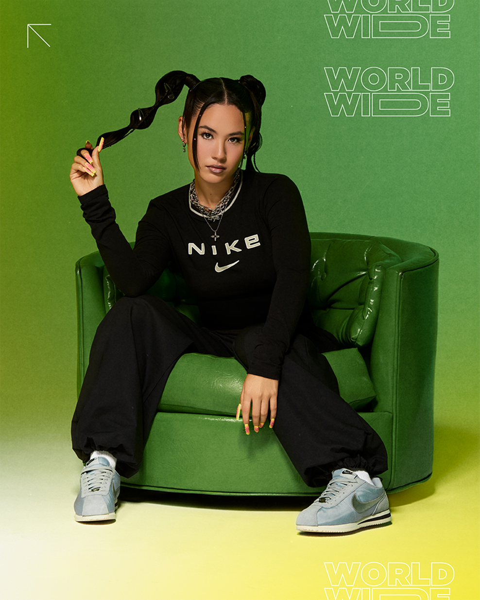 Emei in front of green gradient background