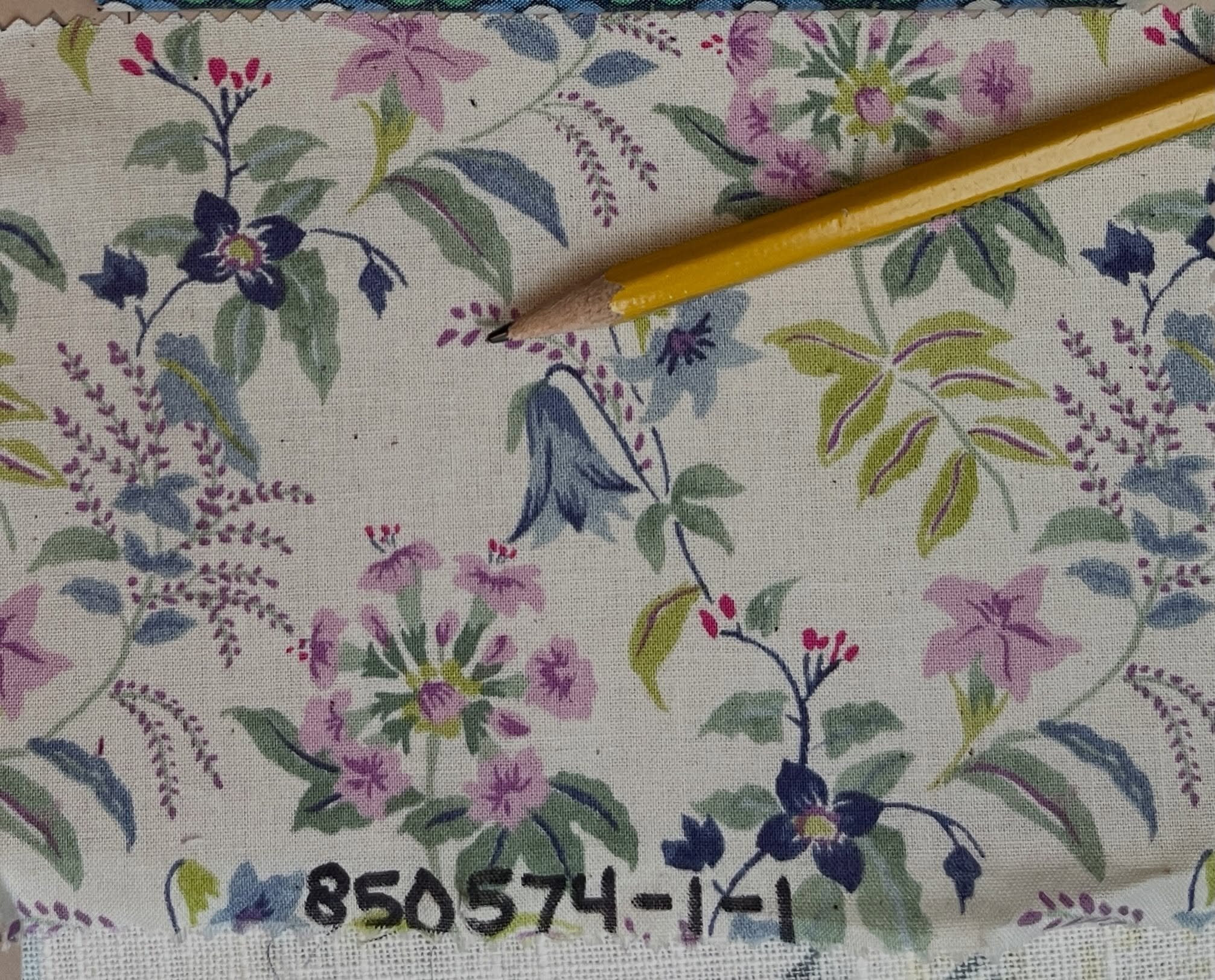 If you see it here it&rsquo;s in stock and ready to ship. &ldquo;Soleil blue&rdquo; floral print from Sevenberry on 100% cotton shirting base cloth.
&bull;
&bull;
#orimonoimportsflorals #orimonoimportsquiltingcottons #sevenberryfabric