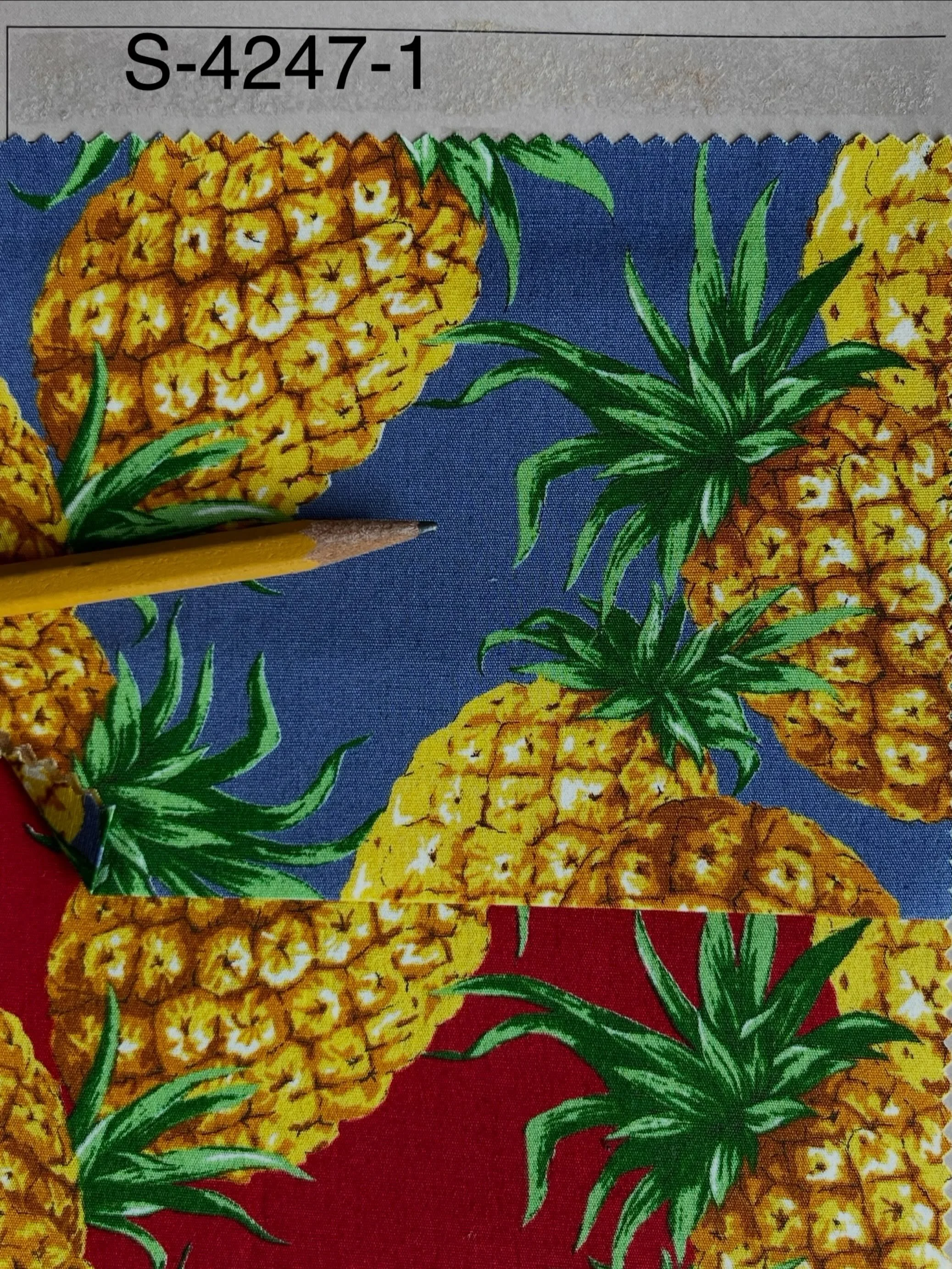 Welcome! to our tropical pineapple party. Sevenberry brand, cotton broadcloth. In stock now.
&bull;
&bull;
#orimonoimportsquiltingcottons #noveltyprint #sevenberryfabrics