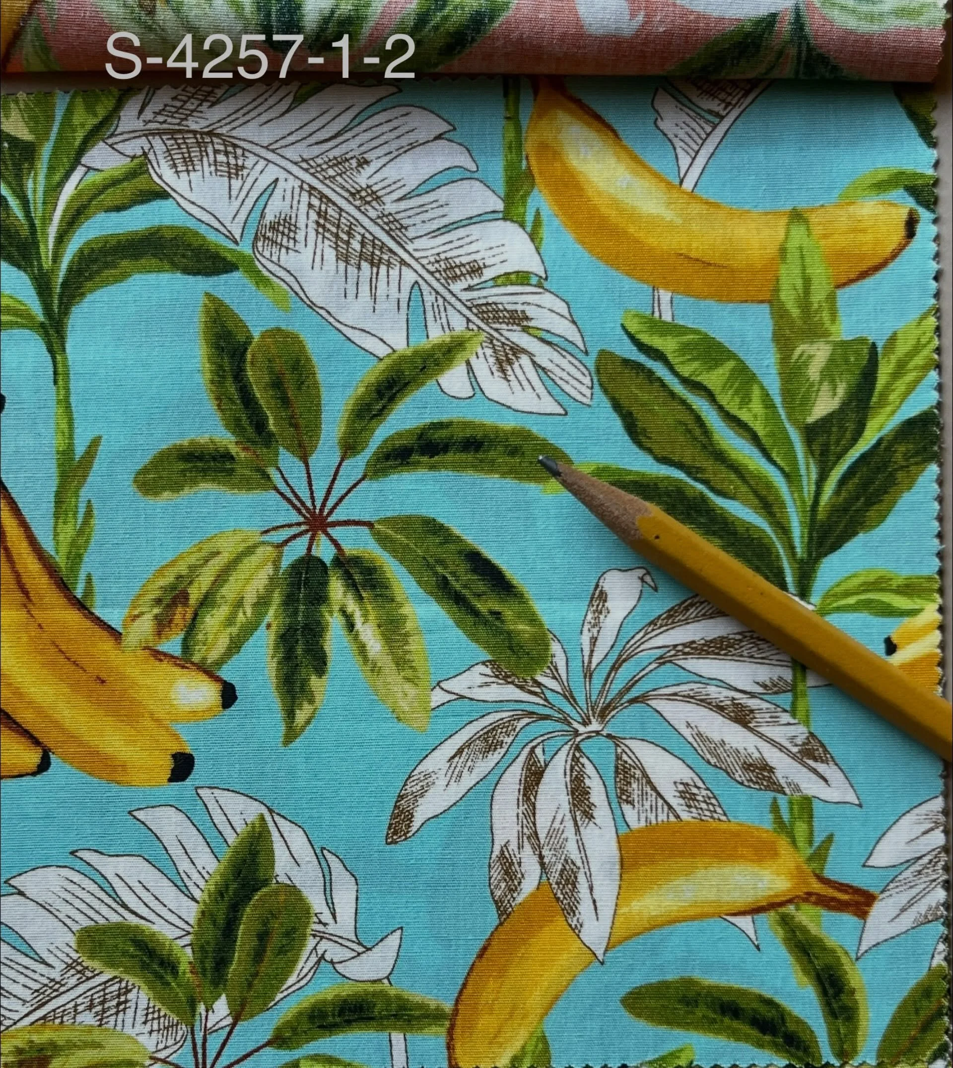Tropical + whimsical? Sevenberry has it all! Cotton broadcloth, in stock now.
&bull;
&bull;
#sevenberryfabric #orimonoimportsquiltingcottons #orimonoimportsflorals #tropicalprinteverything