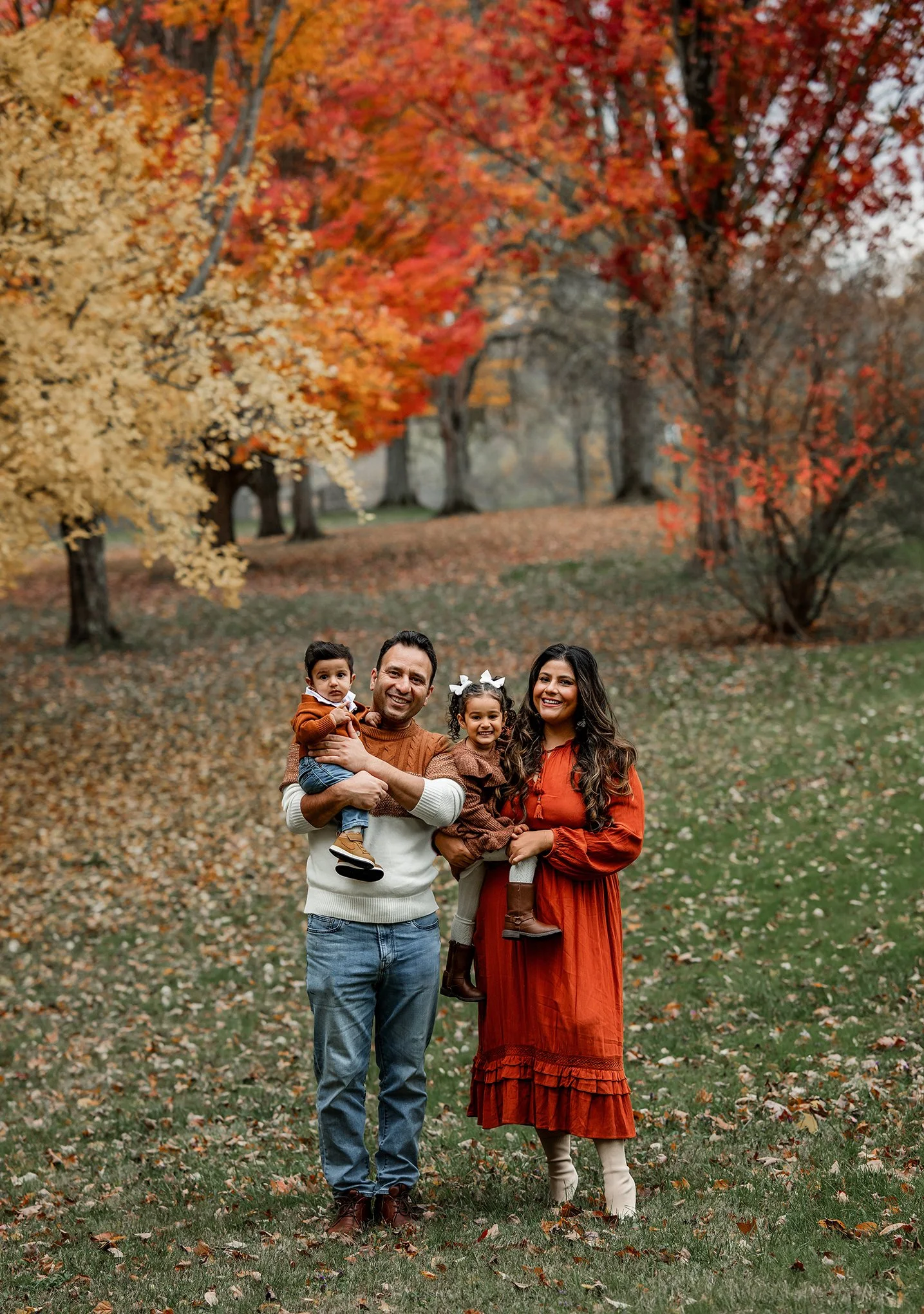 fallfamilyphotossyr.jpg
