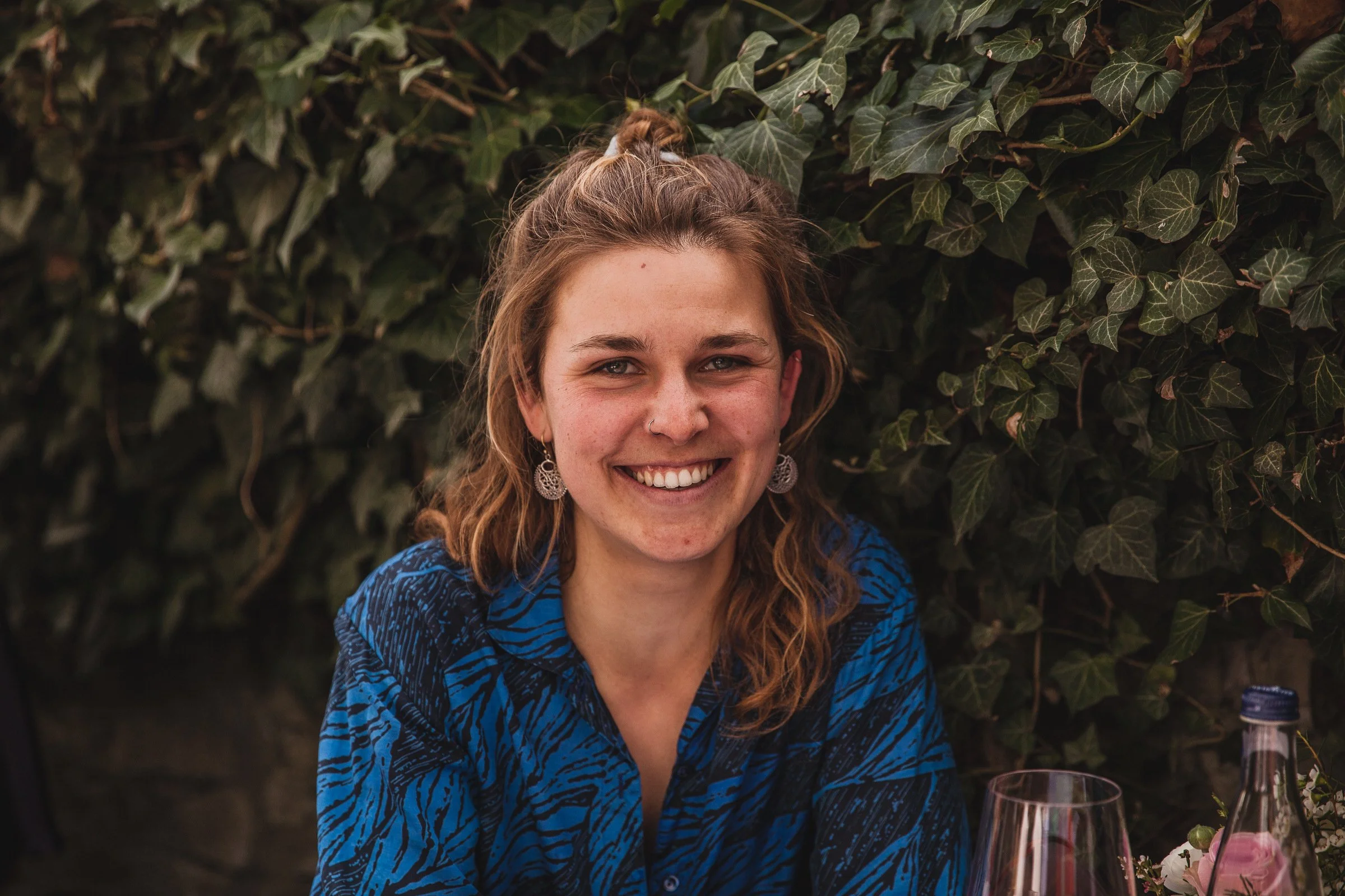 Katrin - Physiotherapeutin für Beckengesundheit in Köln - liegt Diskriminierungsensibilität, Feminismus und Intersektionalität im Gesundheitswesen und allen anderen Bereichen im Leben am Herzen.