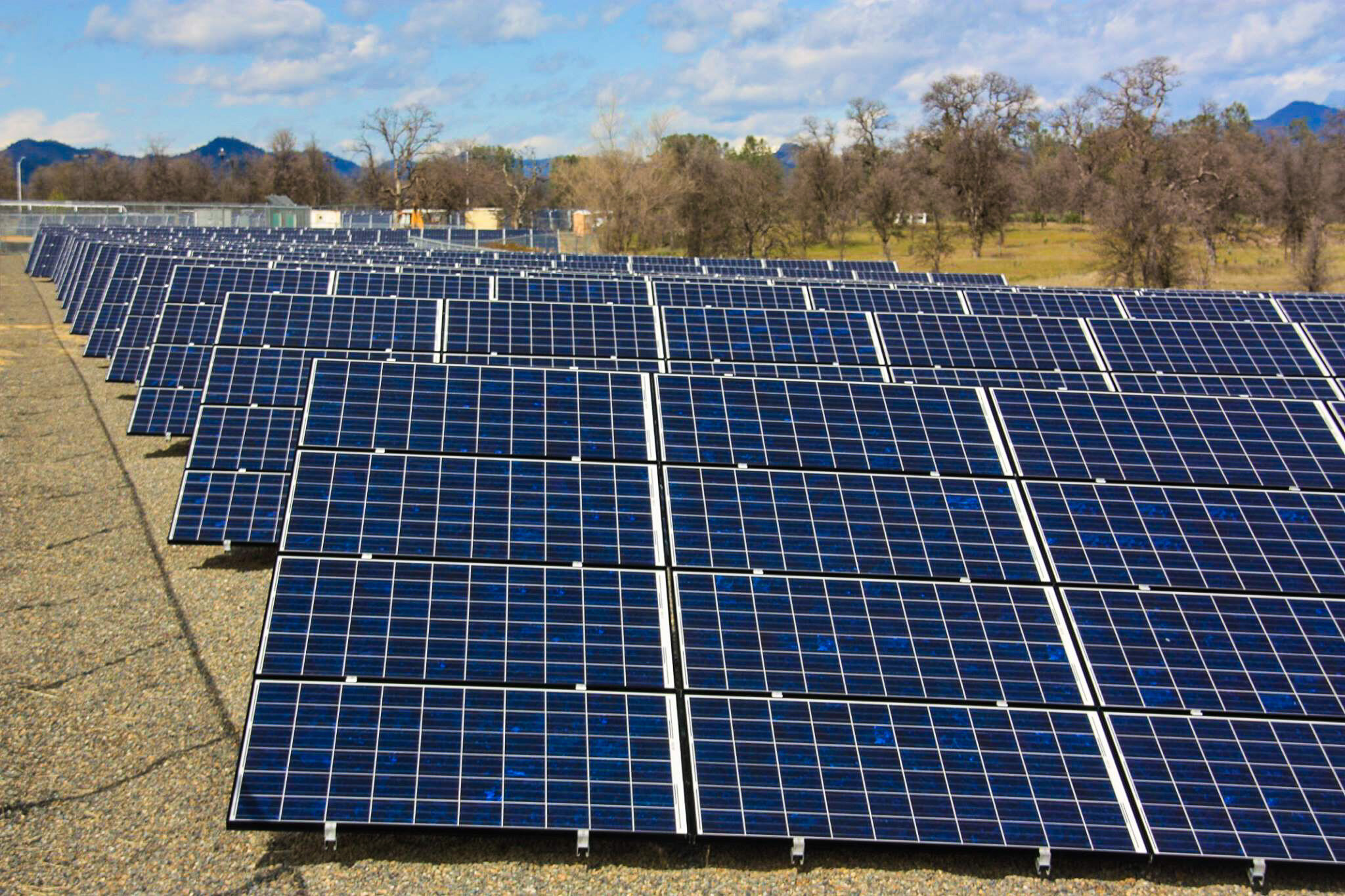 Halcyon Solar Construction Panel Instalation Northern California-10.jpg