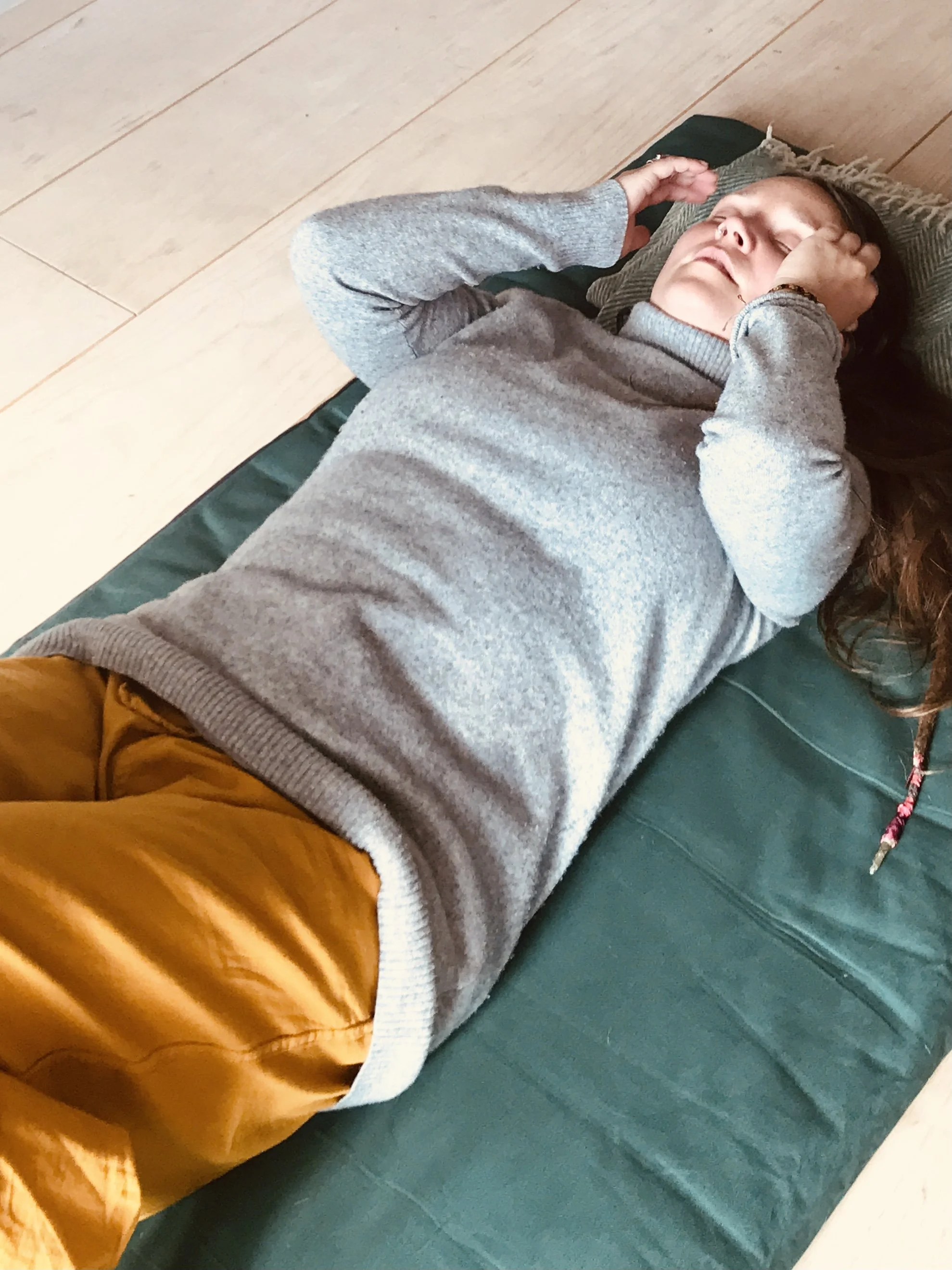 Confidential-1:1-breathwork-session-for-actors- managing-performance-stress-uk-emotional-regulation-discreet-support-bespoke-clarit-performance-nda