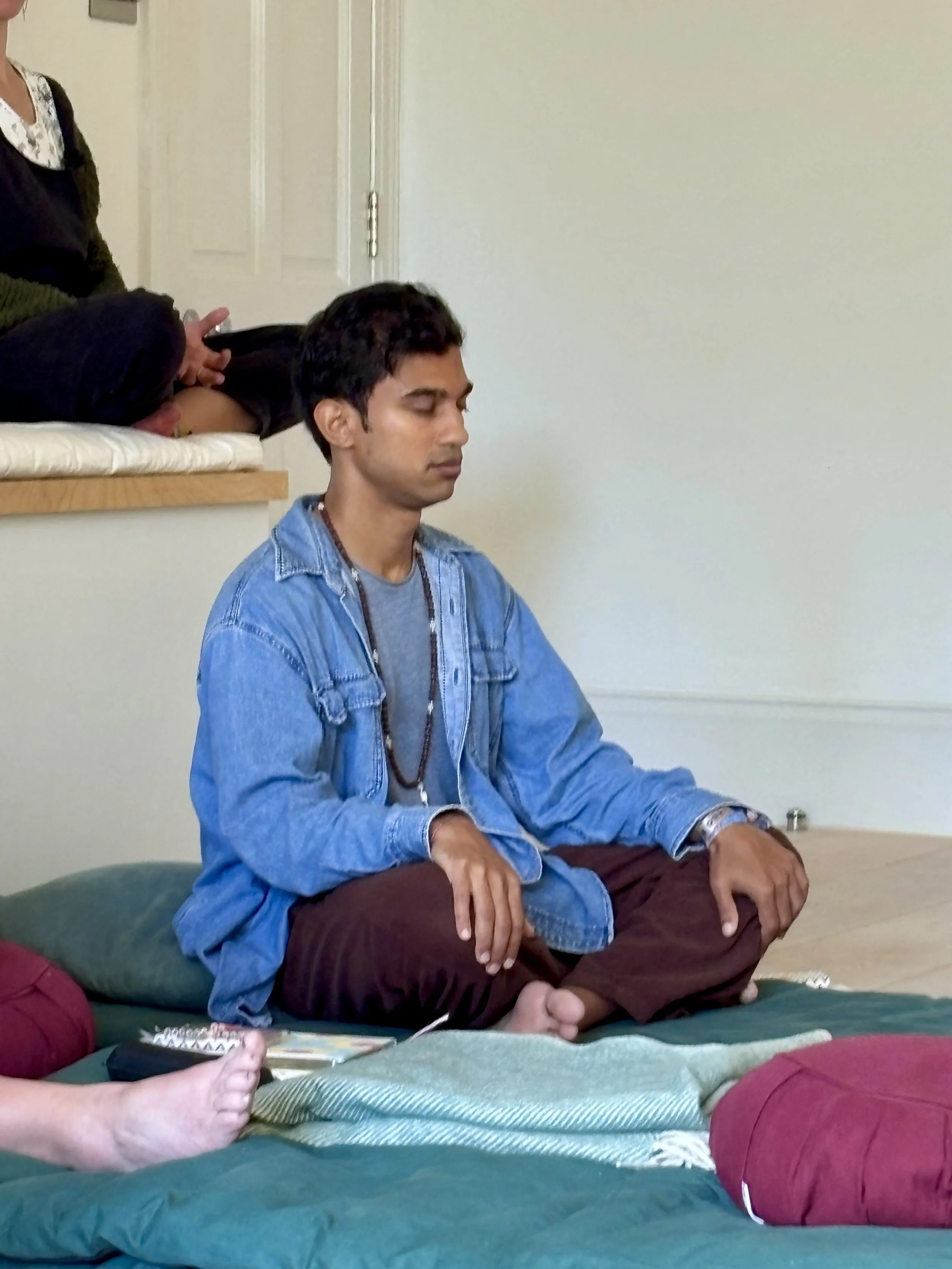 corporate-wellness-session-uk-workplace-wellbeing