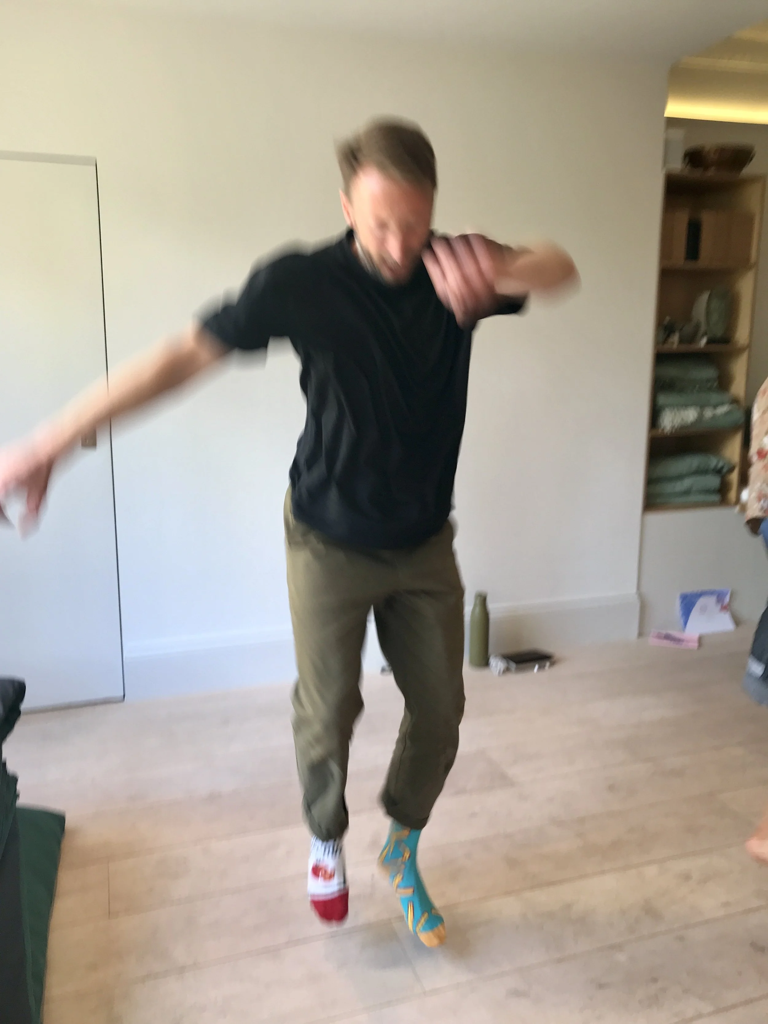 Confidential-1:1-breathwork-session-for-actors- managing-performance-stress-uk-emotional-regulation-discreet-support-bespoke-clarit-performance-nda