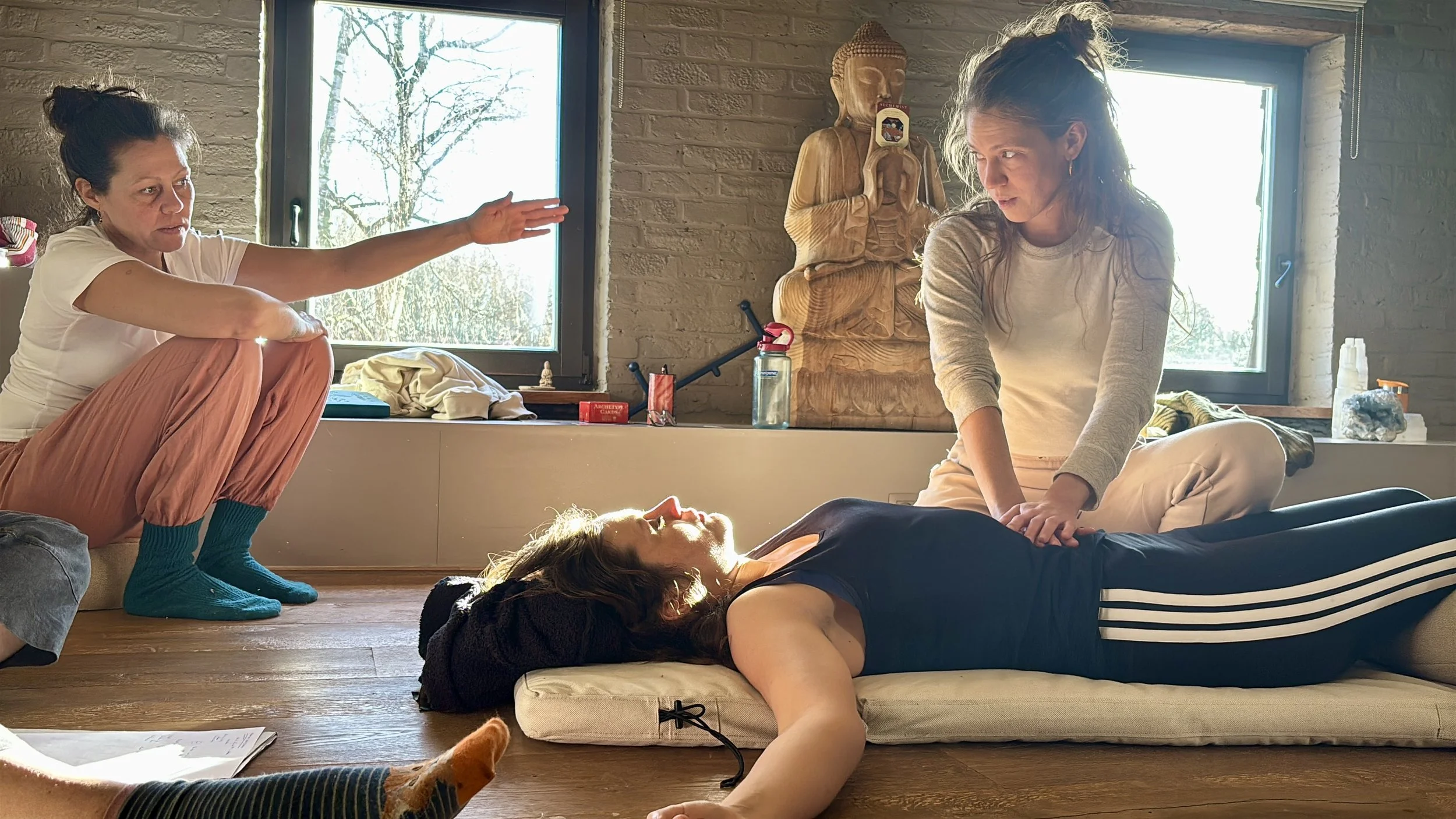 Confidential-1:1-breathwork-session-for-actors- managing-performance-stress-uk-emotional-regulation-discreet-support-bespoke-clarit-performance