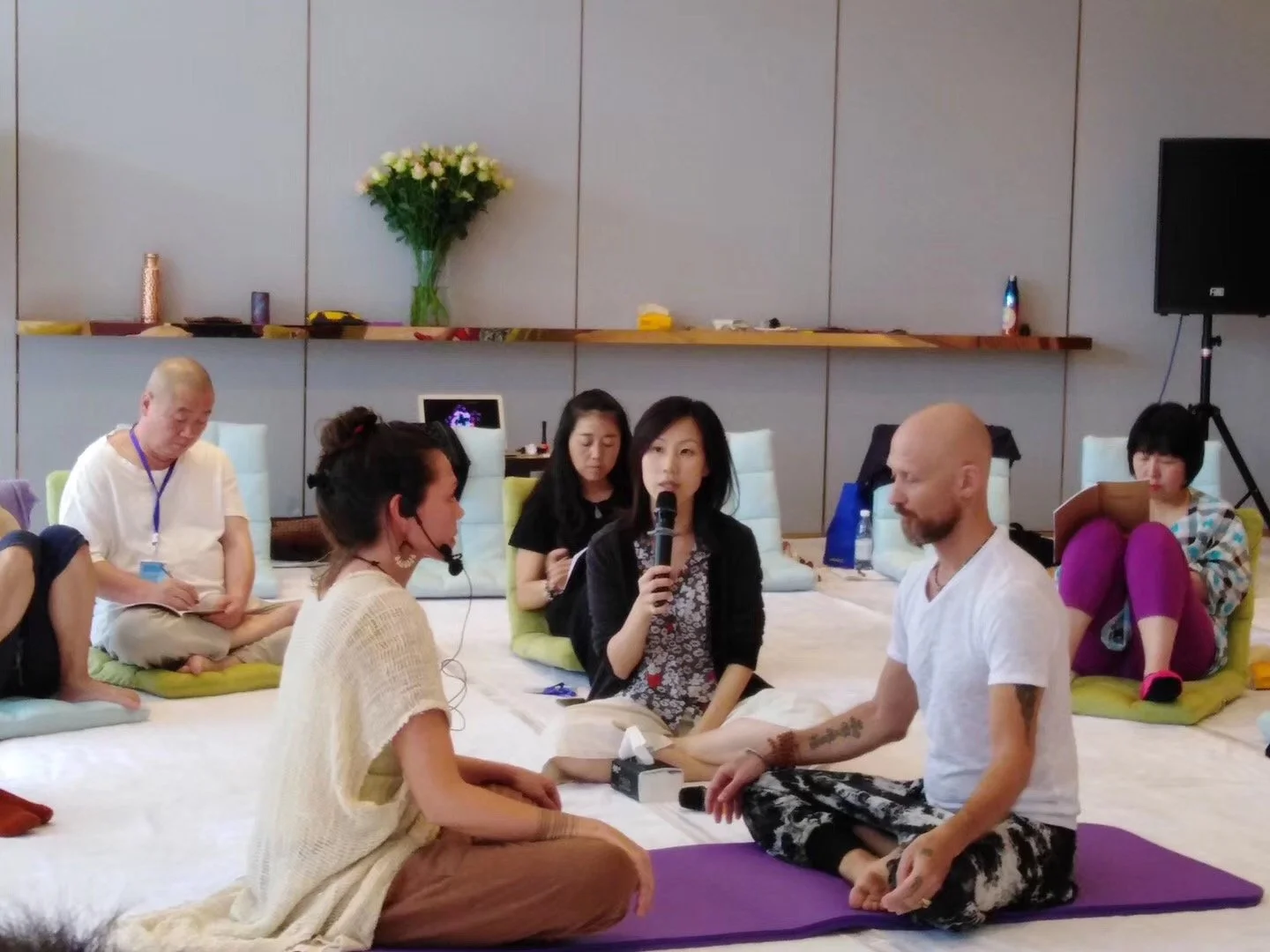 breathwork-session-trauma-informed-somatic-coach-usa-australia-uk