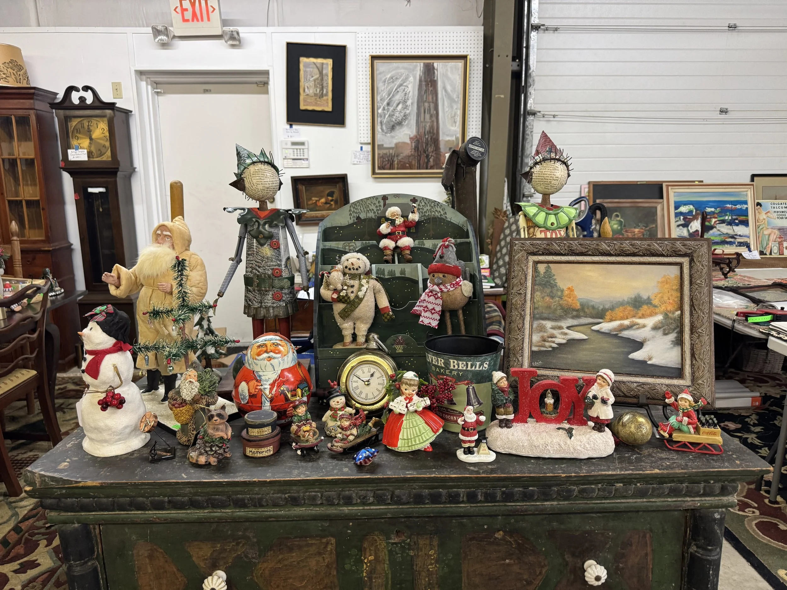 Christmas, Furniture, Decorator Items Warehouse Estate Sale