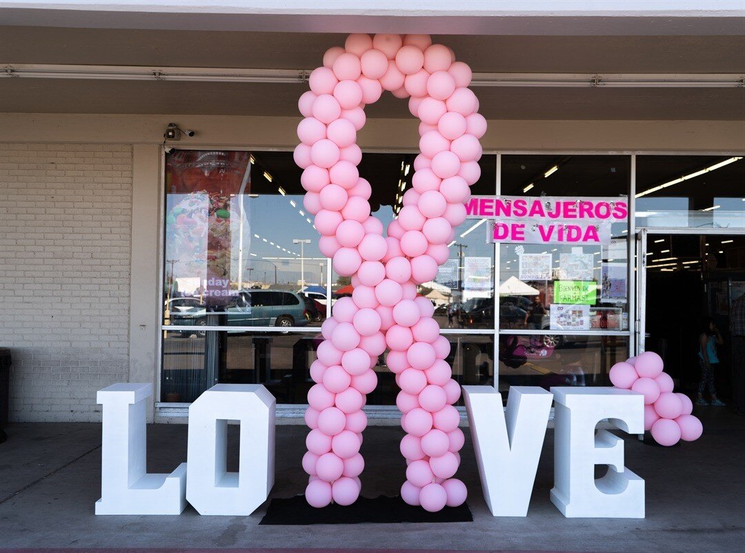 You could have these customized BIG letters and balloons at your next event! 🎀
-
-
Follow @themaintabledecor for updates on events and promotions! 🎈
-
-
-
#weddingballons #balloons #balloonstylist #bachatadancing #eventrentals #weddings #bride #wed