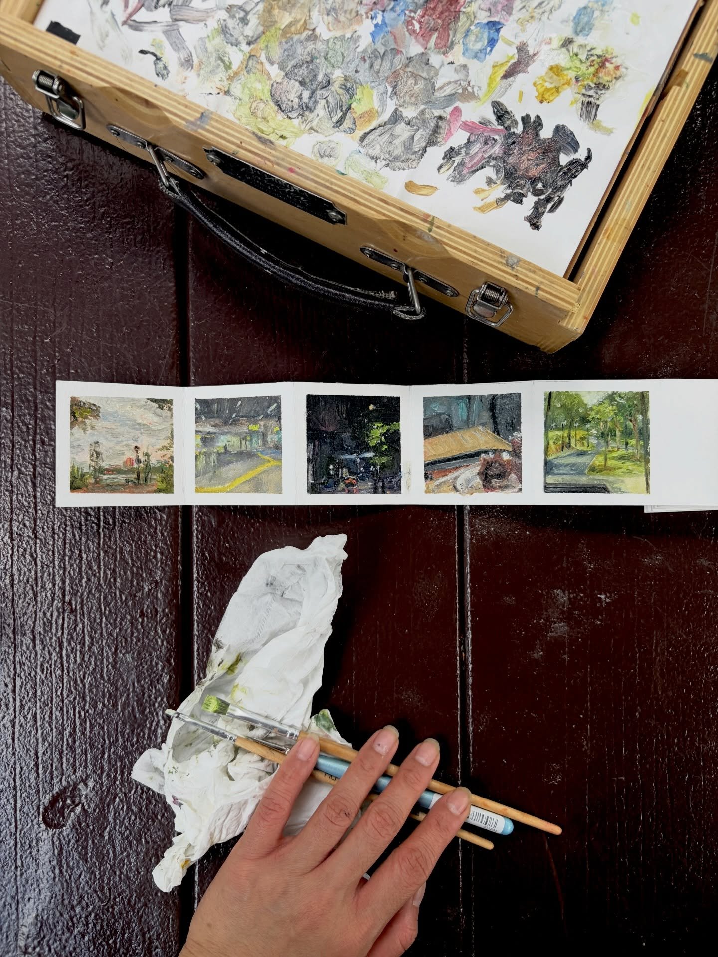 Logical stop to take a &ldquo;group photo&rdquo; of my Pleinairpril so far. Finished this week with Akiko&rsquo;s &ldquo;shelter&rdquo;. A little early maybe but I don&rsquo;t want to end this series on a sad note again. 😅 Old photo of Akiko chillin