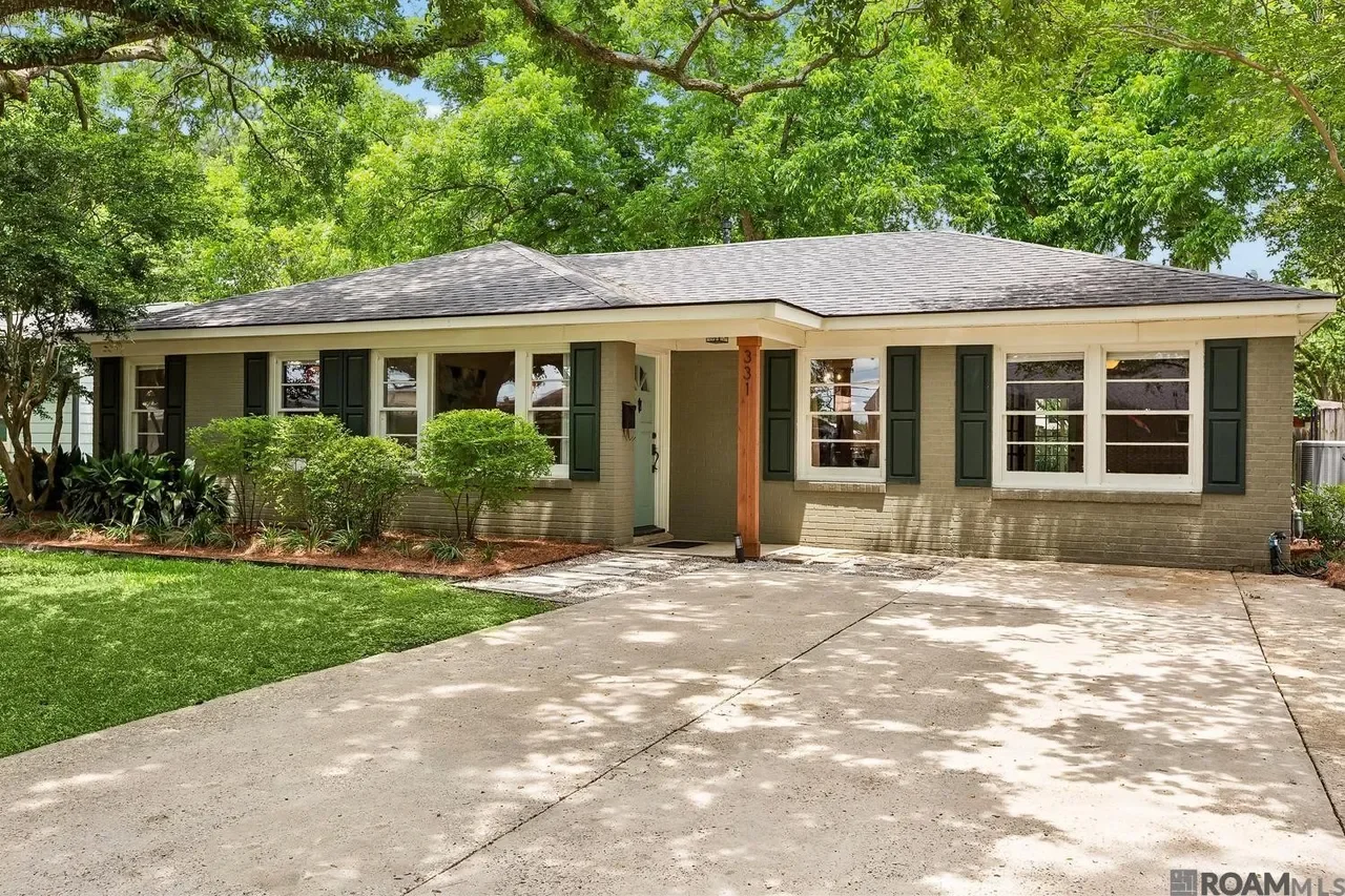 331 S Fairfax Dr Baton Rouge home for sale, 3 bed 2 bath