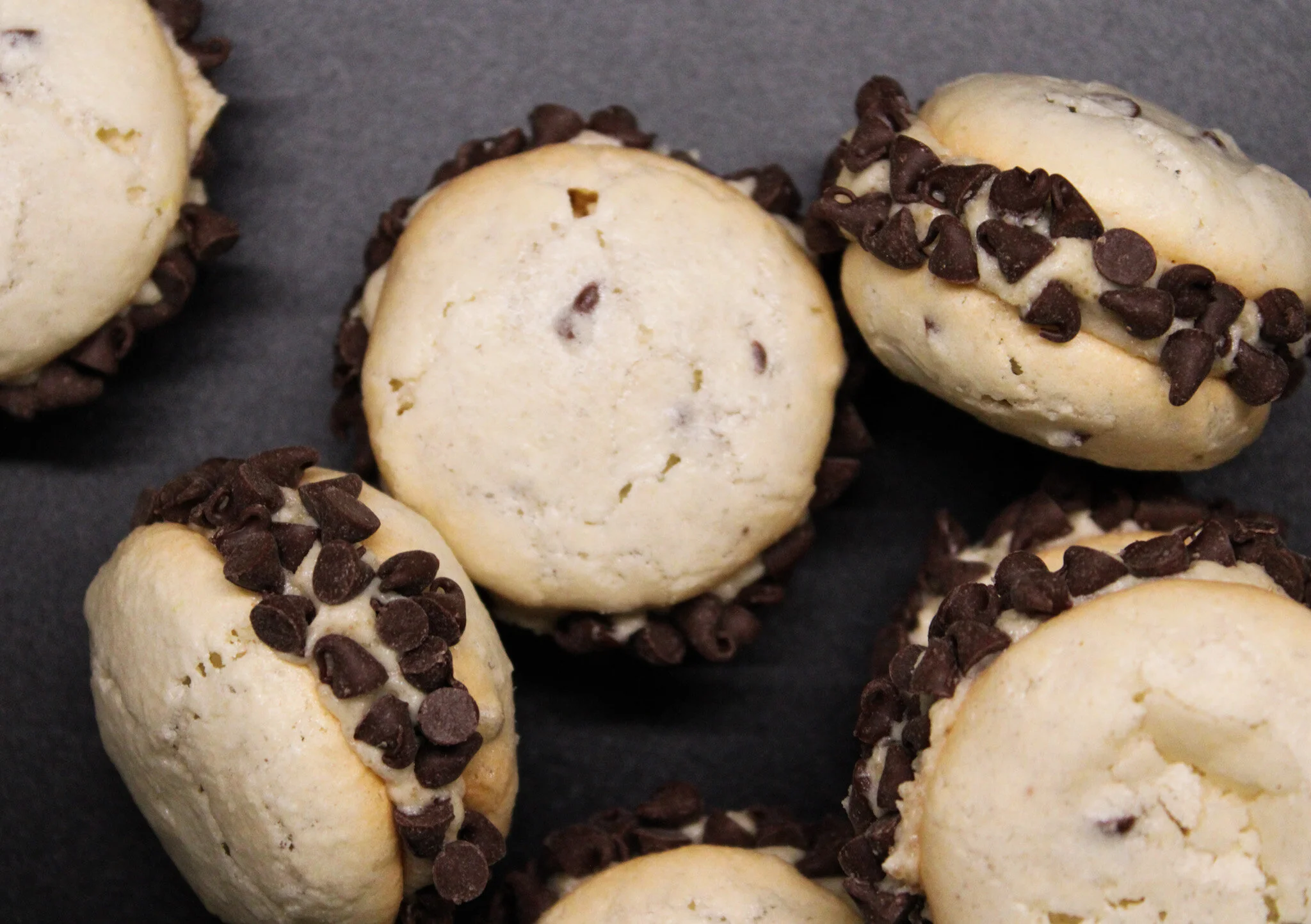 Chocolate Chip Cookie Dough Macarons — MoodFood