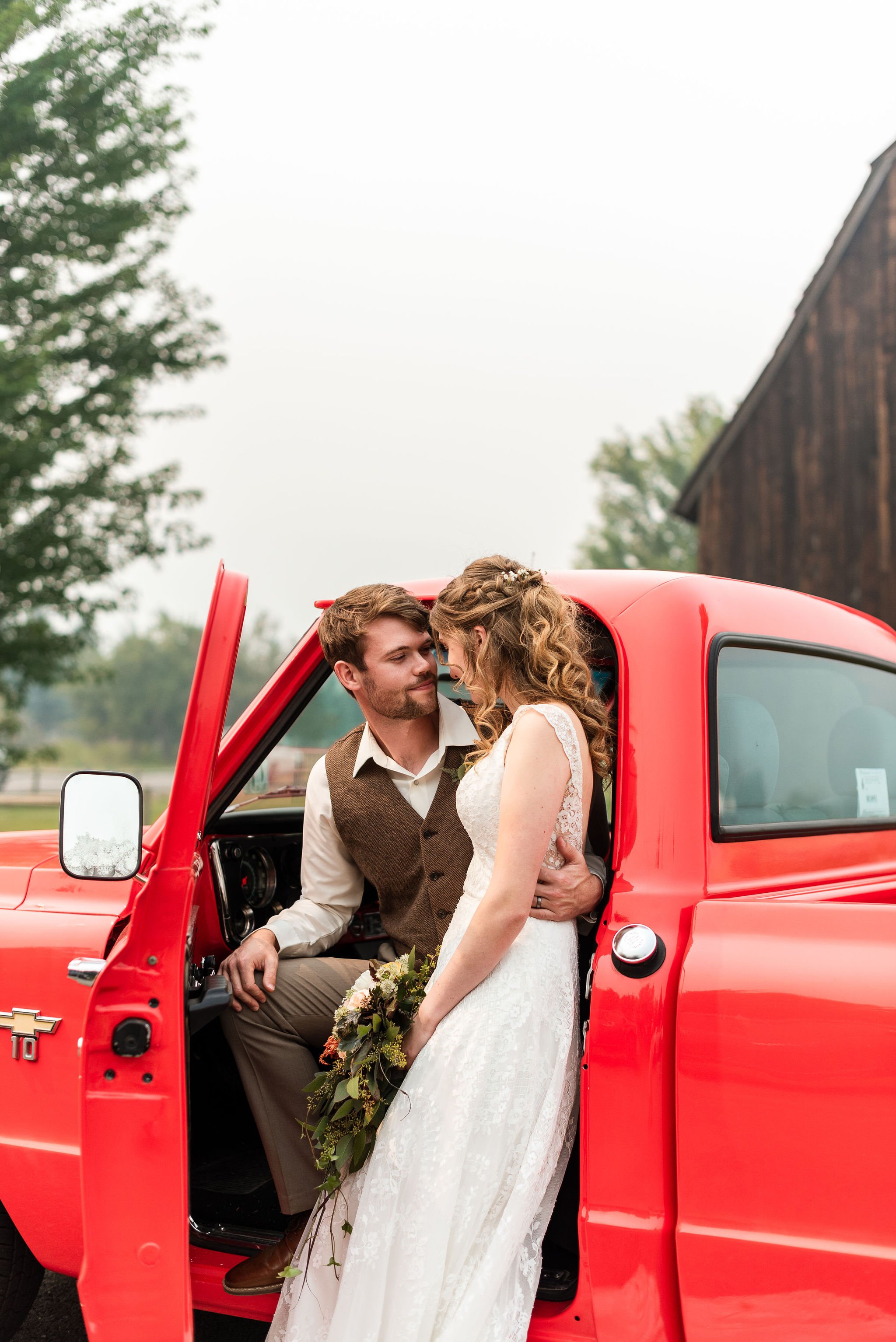 Sandpoint-Idaho-Barn-Wedding-301.jpg