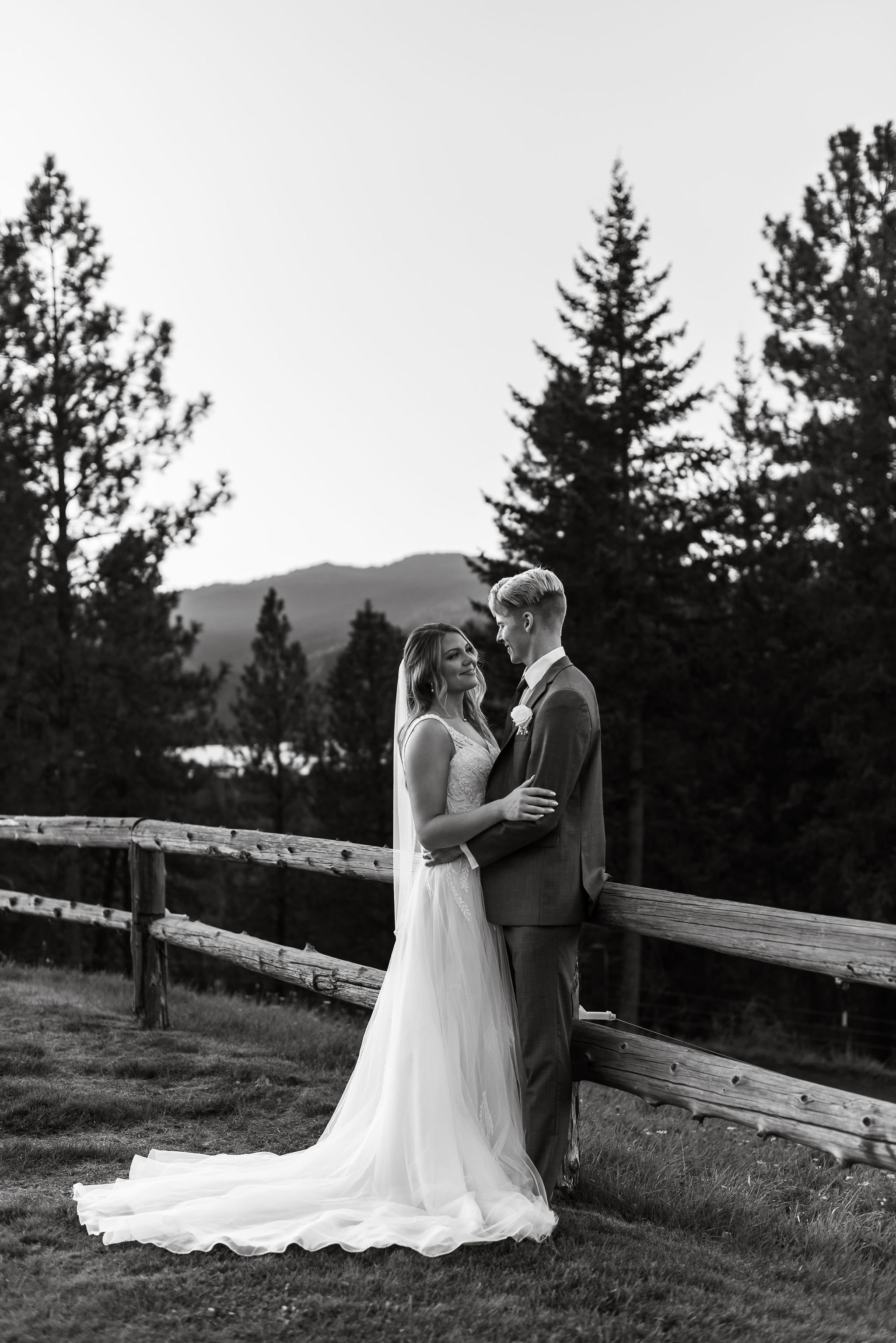Timeless-Fall-Idaho-Wedding-431.jpg