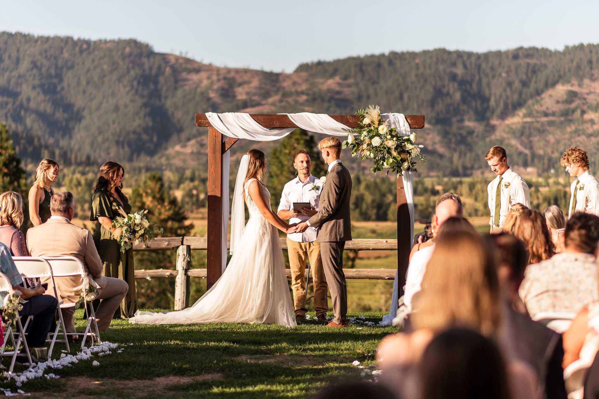 Timeless-Fall-Idaho-Wedding-291.jpg