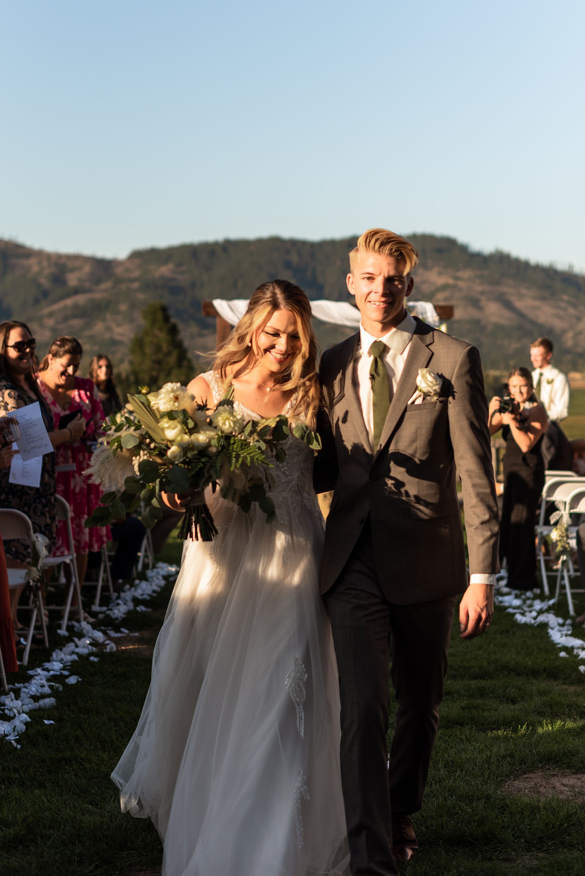 Timeless-Fall-Idaho-Wedding-347.jpg