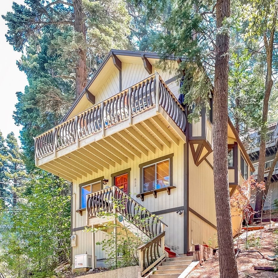 🎉 SOLD!!! 🎉
We are ecstatic for our amazing clients who we represented in buying this cabin in Sept 2020 and just sold it for a $121,000 gain!!! 🤯😆👏🏻👏🏻👏🏻 IN LESS THAN A YEAR!!! So happy for them and excited for their newest venture!! ✨🥂✨
#
