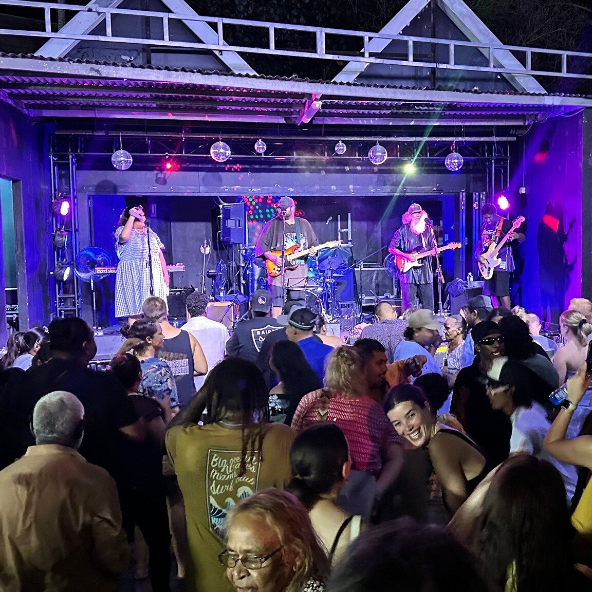 Some feel good news for your week...

A huge THANK YOU to everyone who came out to last Friday's Live Music with the Family Shoveller Band in Oasis 🎸🌴

Just for coming along &amp; supporting the show, you have helped to contribute $1,500 to the ban