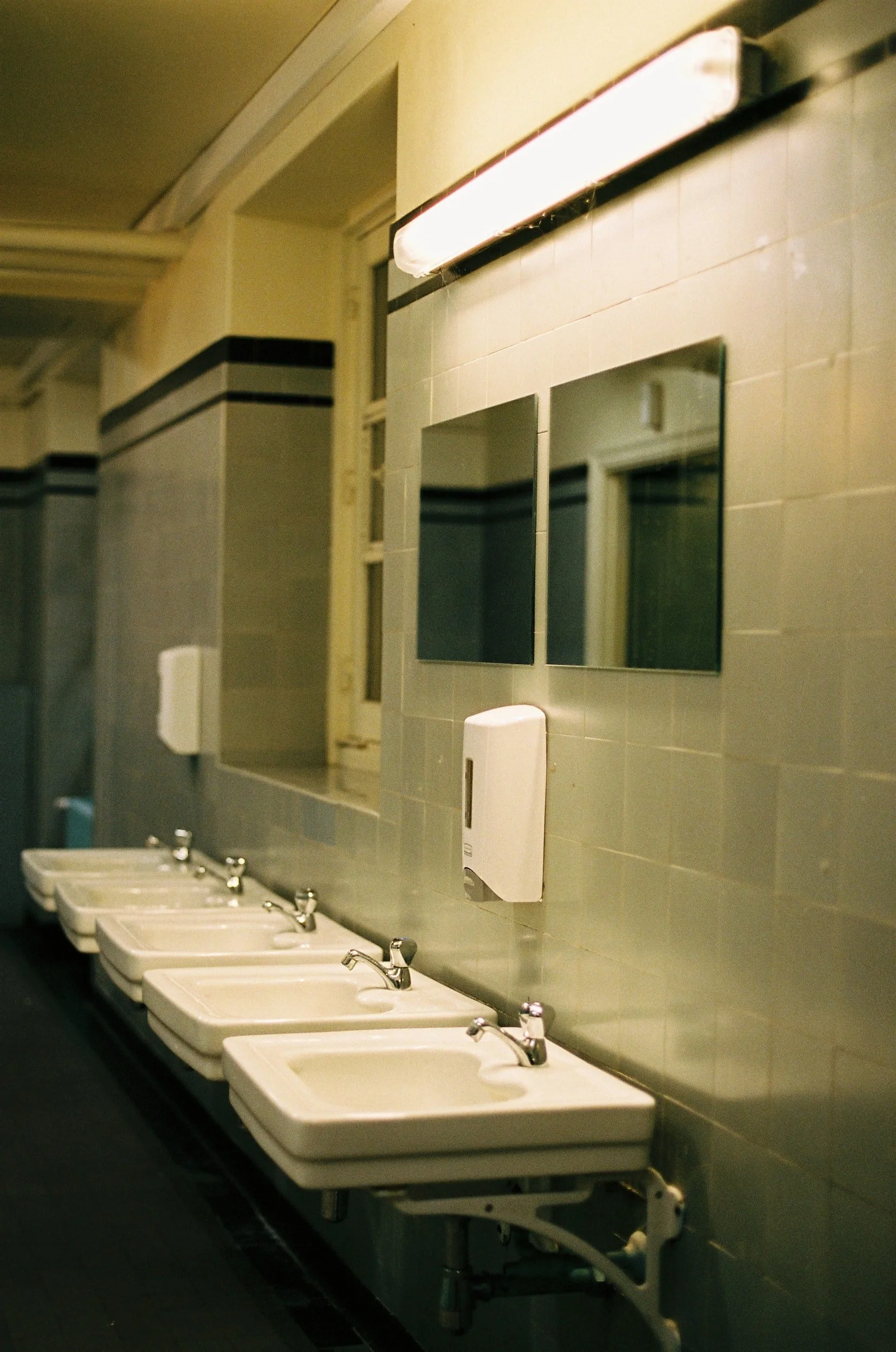  5 Restroom Frequently Touched Areas All Janitors Must Clean!