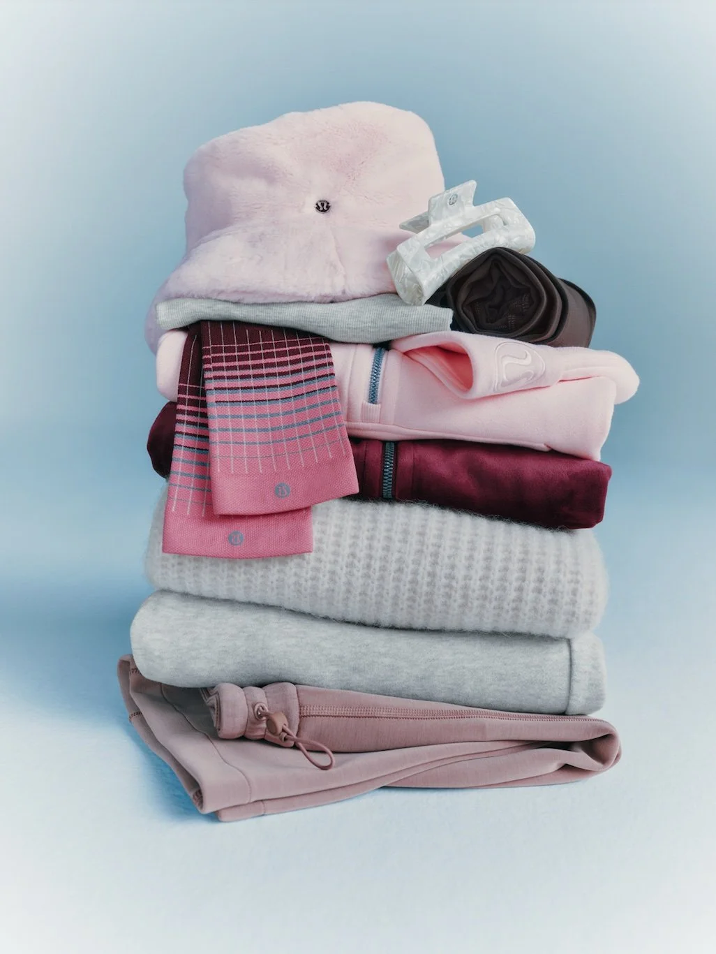 H24_Evergreen_Flatlay_W_Gift Under �100_Setup_03_0101_GRAIN_R.jpg