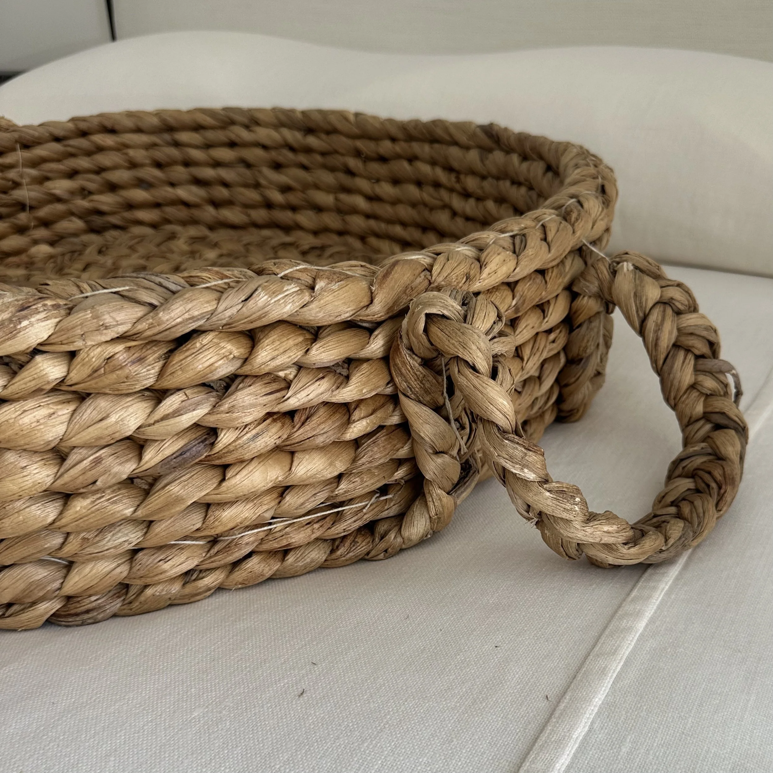 XL ROUND WOVEN BASKET
