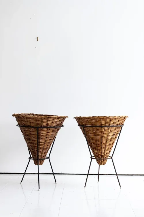 VINTAGE FRENCH BASKET IN CYSTOM METAL STAND