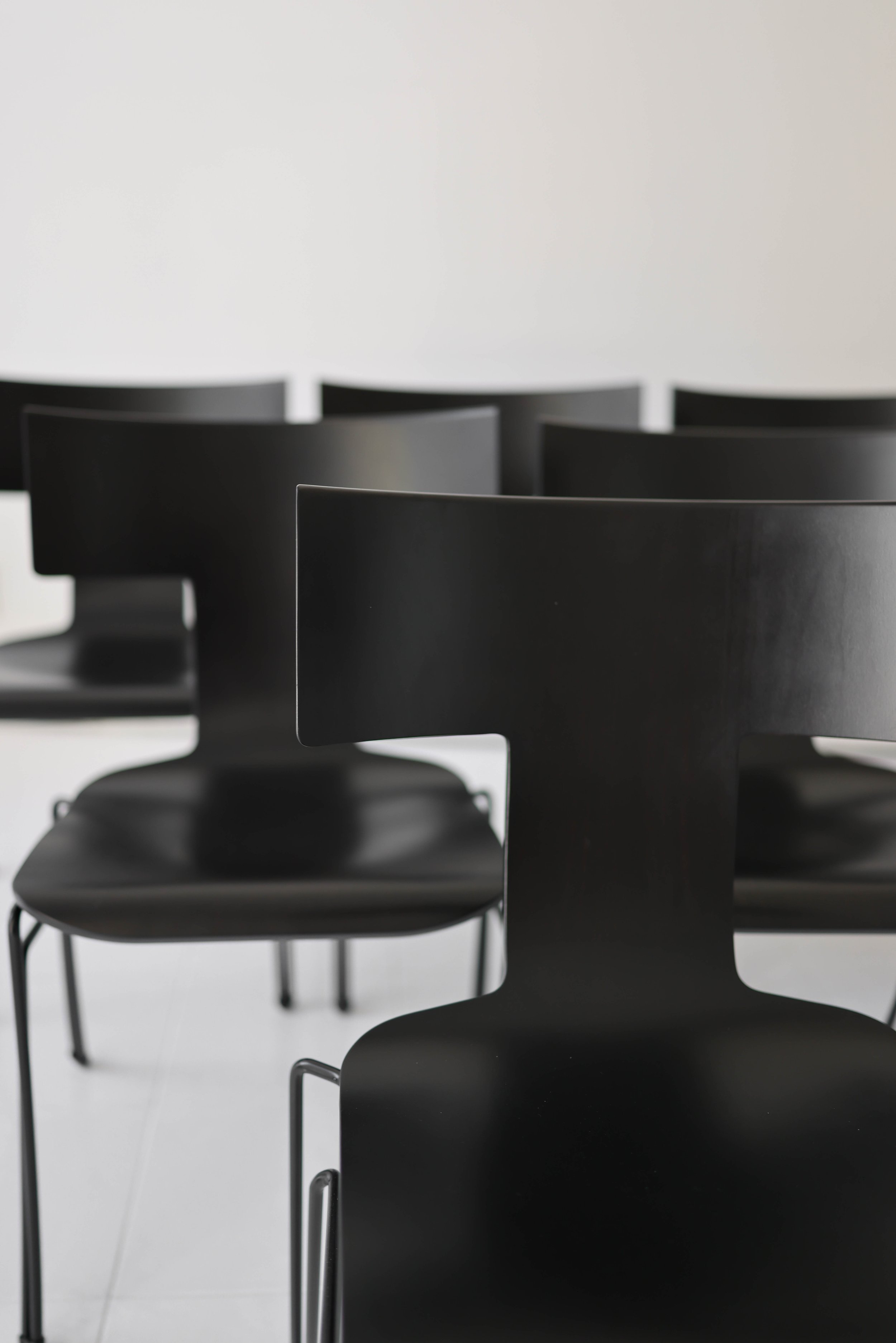 EBONY DINING CHAIR