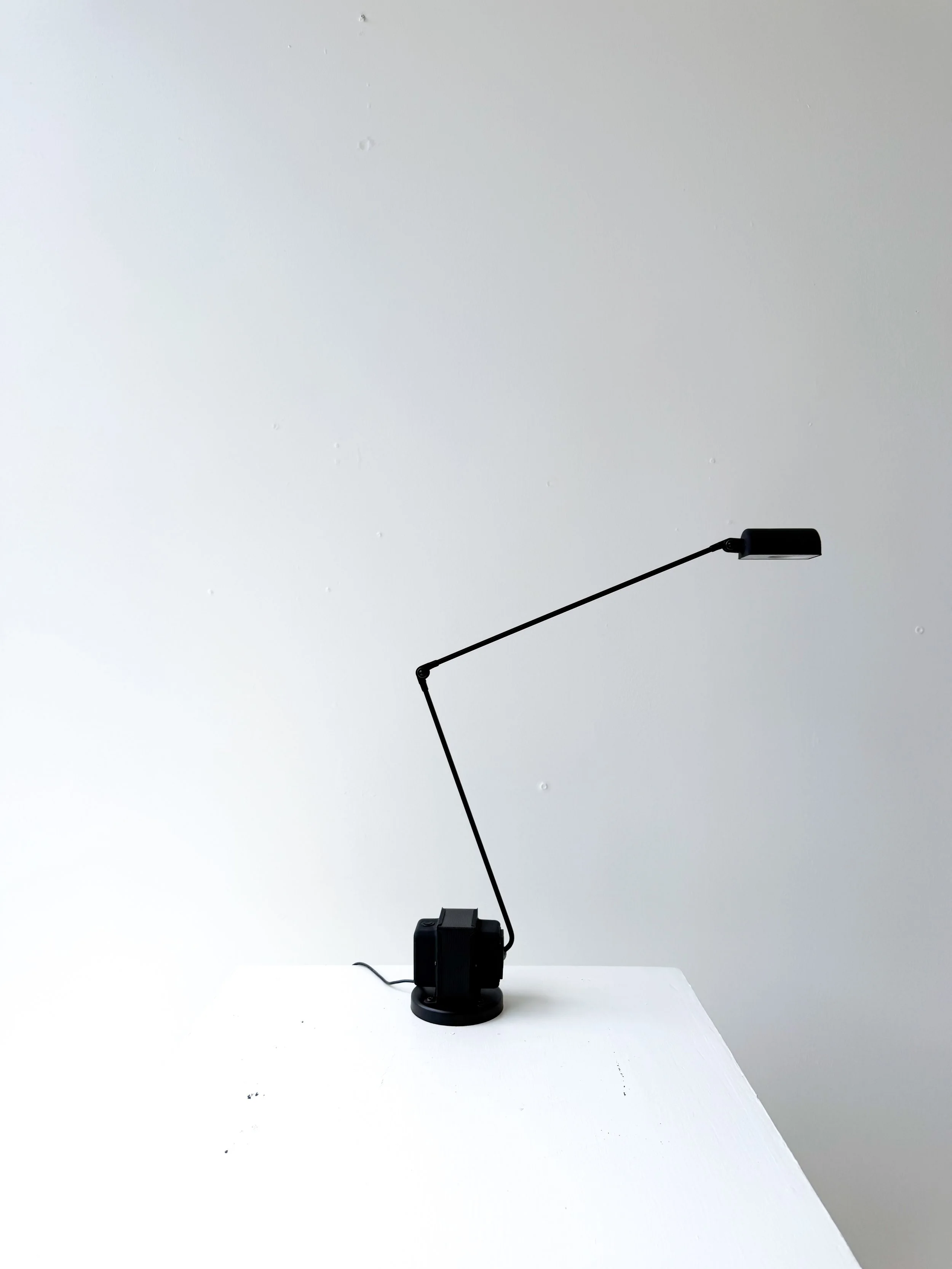 ADJUSTABLE LED TASK LAMP