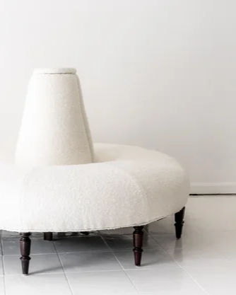 CIRCULAR SETTEE