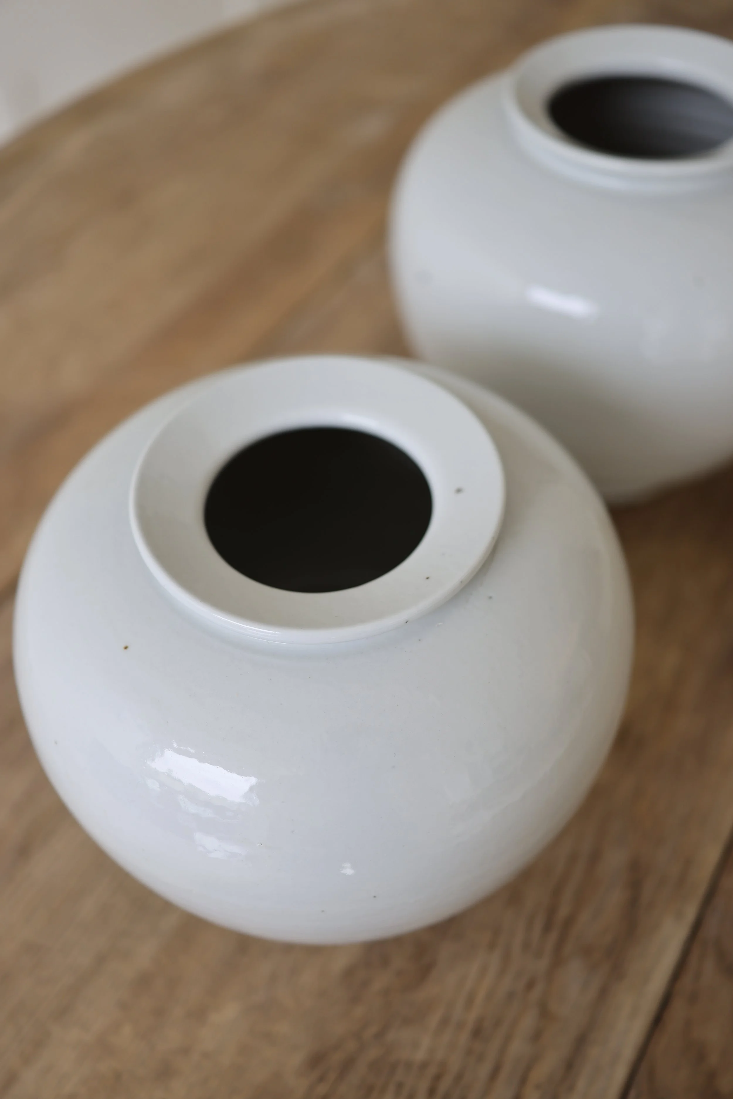 WHITE POTTERY