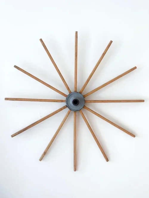 VINTAGE WOODEN SPOKE
