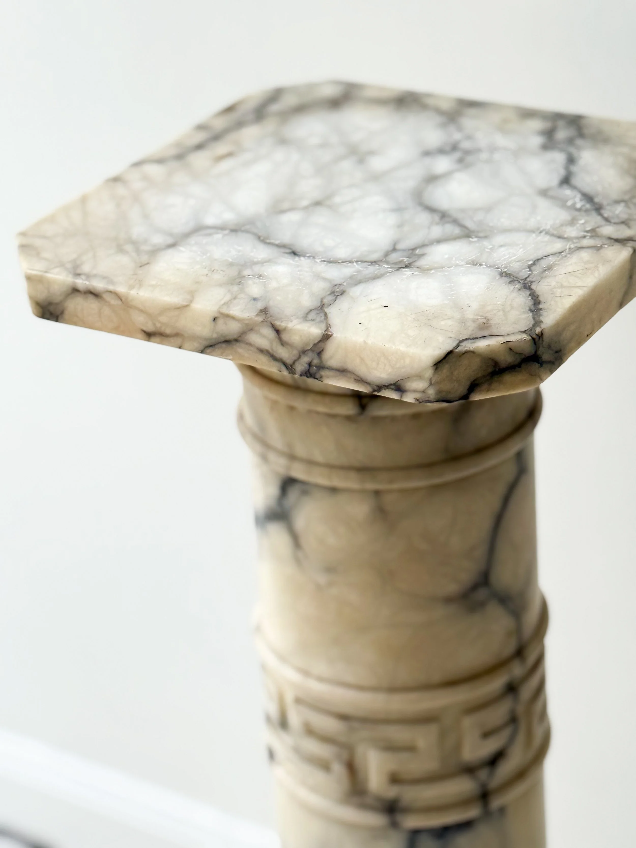 MIDCENTURY REGENCY GREEK KEY MARBLE PEDESTAL