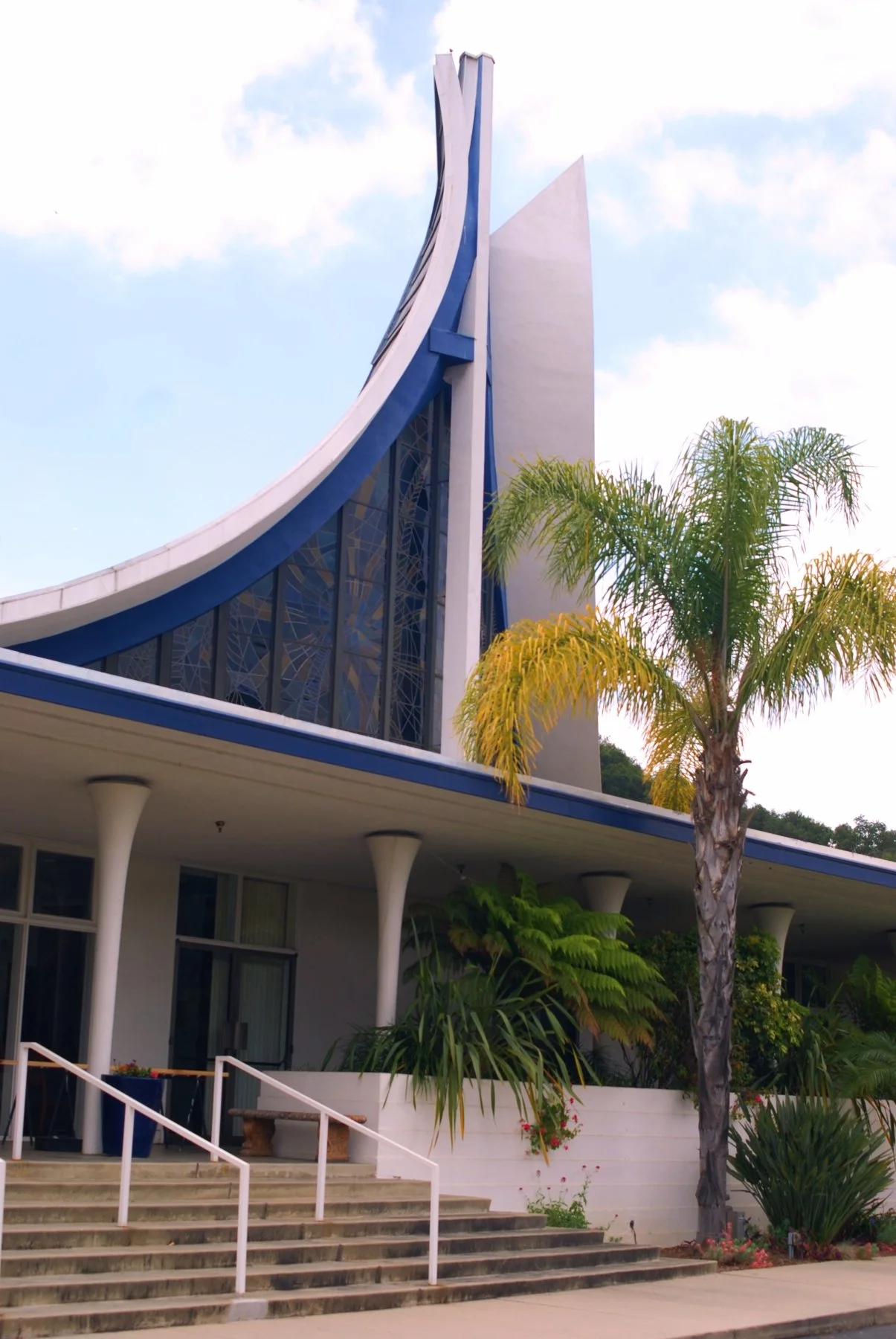 0526 TEMPLE 01.jpg