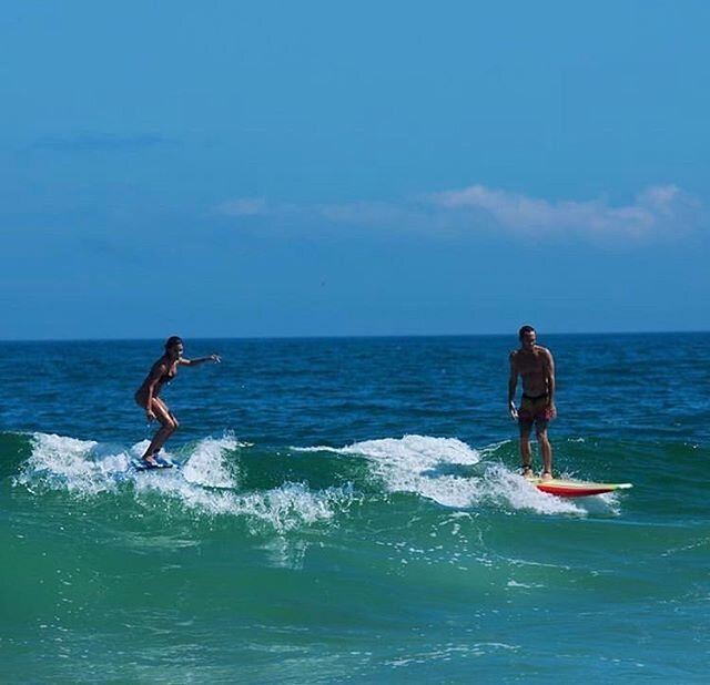 Partner goals 😍 #couples #surfing #love #summersessions
