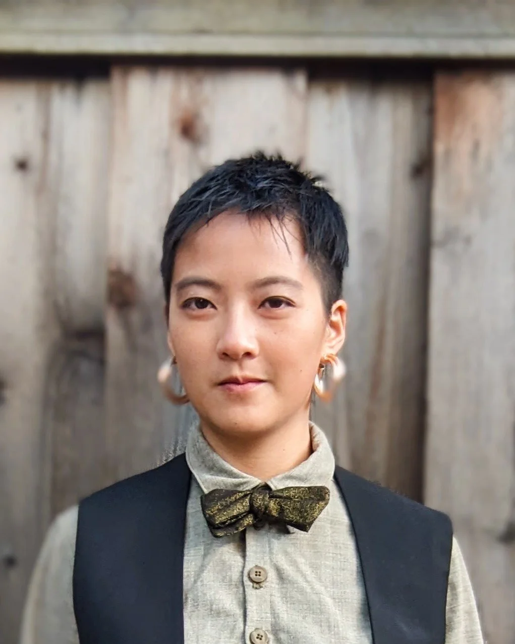 Yulan Lin (piano)
—
I'm a musician in love with storytelling, well-maintained pianos, and being outdoors. My main regret about being a pianist is that it is logistically infeasible to carry a grand piano with me at all times. I really need someone