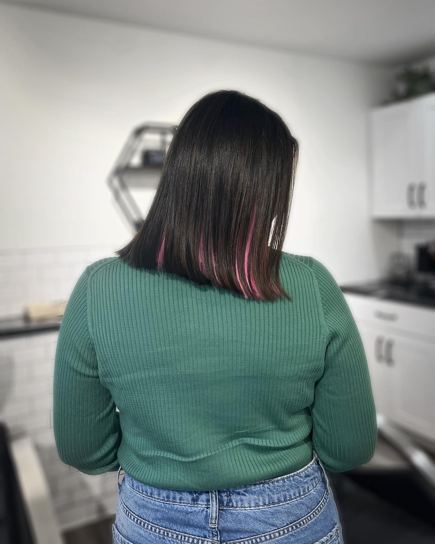 Pops of pink 💖 Custom colored tape-in peekaboos! 
.
Book your appointment now! You can text me at (630)590-0226, book online at www.refinedbeautyboutique.com, or you can just send me a dm!