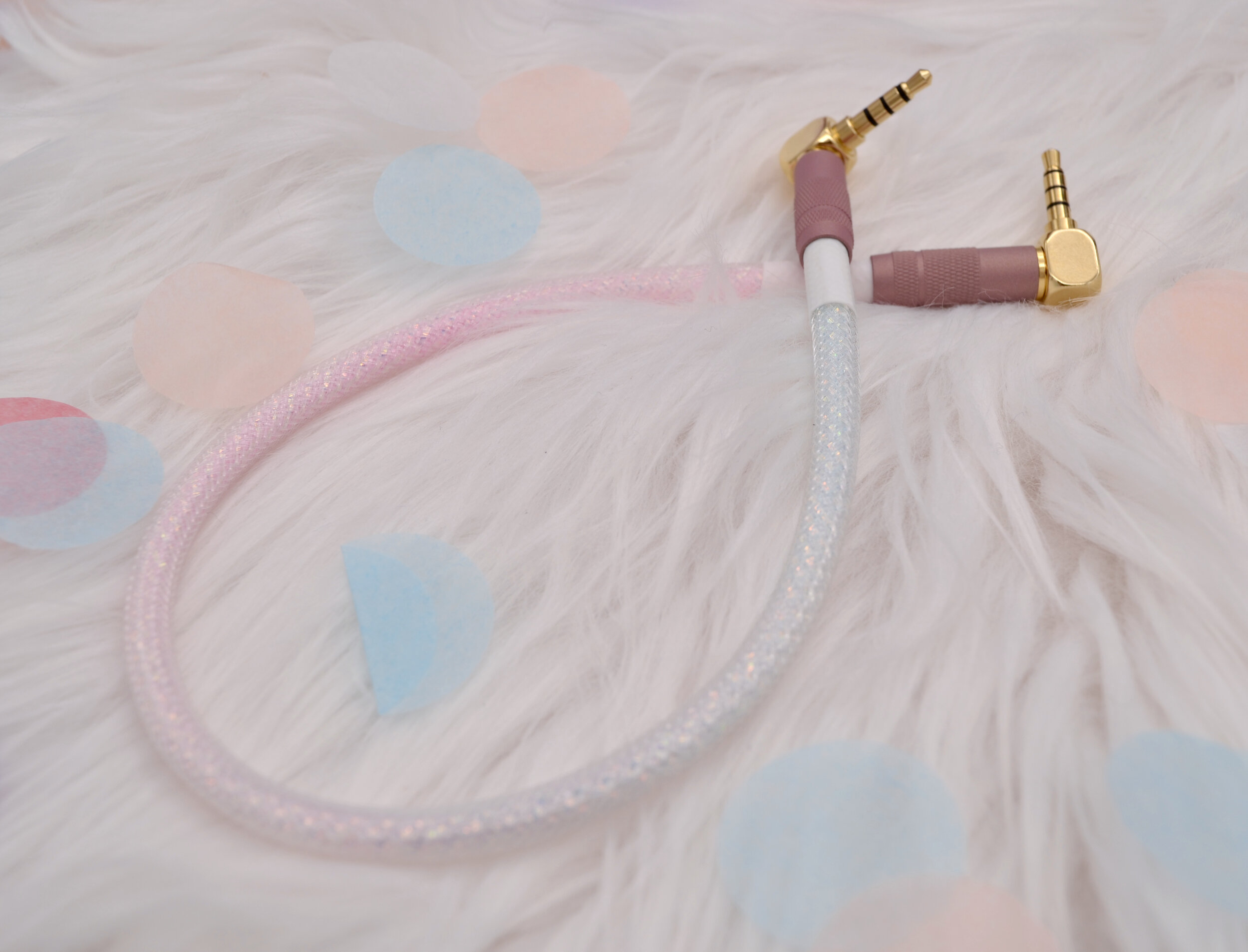 rose gold angled trrs connectors