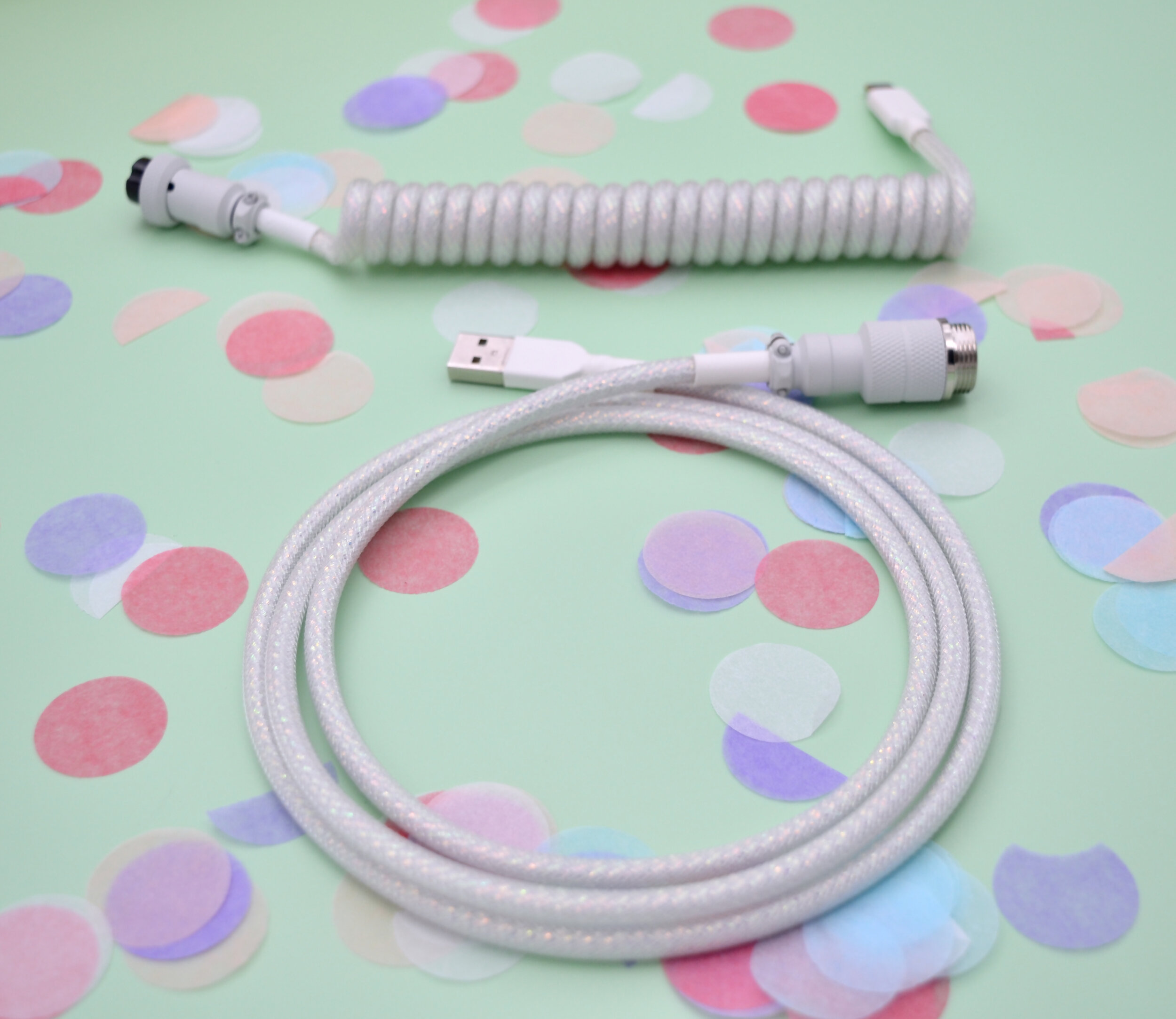 usb-c to usb-a / white shimmer aviator connector