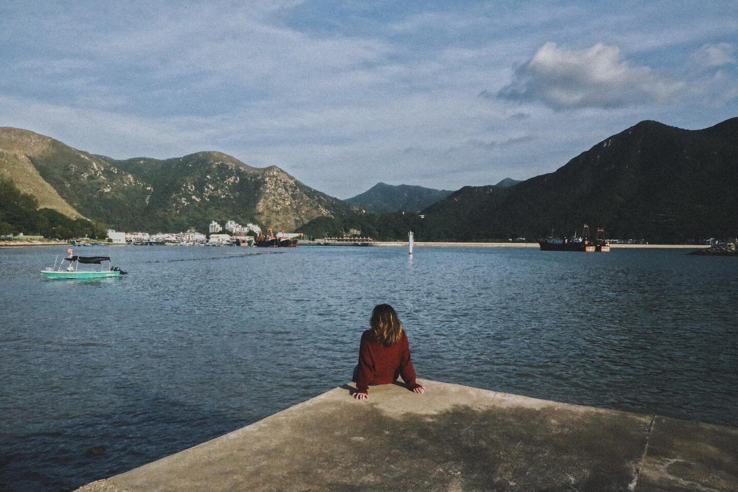 People and Places 🌏 : Michelle, Tai O

&ldquo;If there&rsquo;s one place that reminds me of my home, Halifax, it would be Tai O.

The quietness, the smell of the ocean, and the sight of the fisherman reeling in fish bring me back to the fishing town