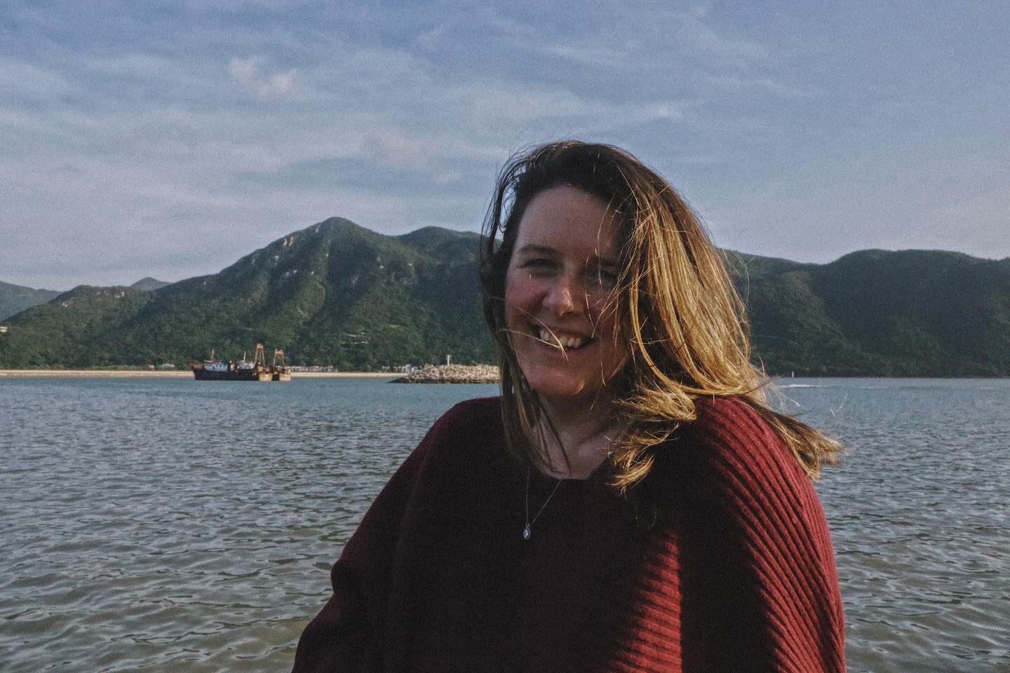 People and Places 🌏 : Michelle, Tai O

&ldquo;If there&rsquo;s one place that reminds me of my home, Halifax, it would be Tai O.

The quietness, the smell of the ocean, and the sight of the fisherman reeling in fish bring me back to the fishing town