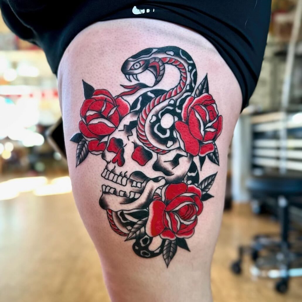 Skull, snake and roses made by @teddybtattoos 💀🌹