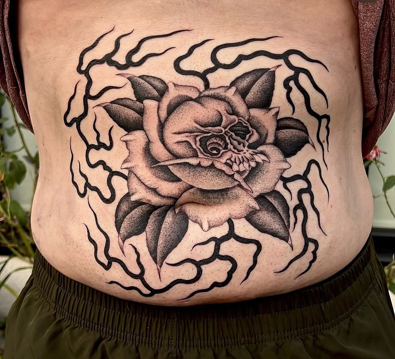Belly blaster done by @gloomlacruz 

To schedule appts with David head over to his page and shoot him a DM or email