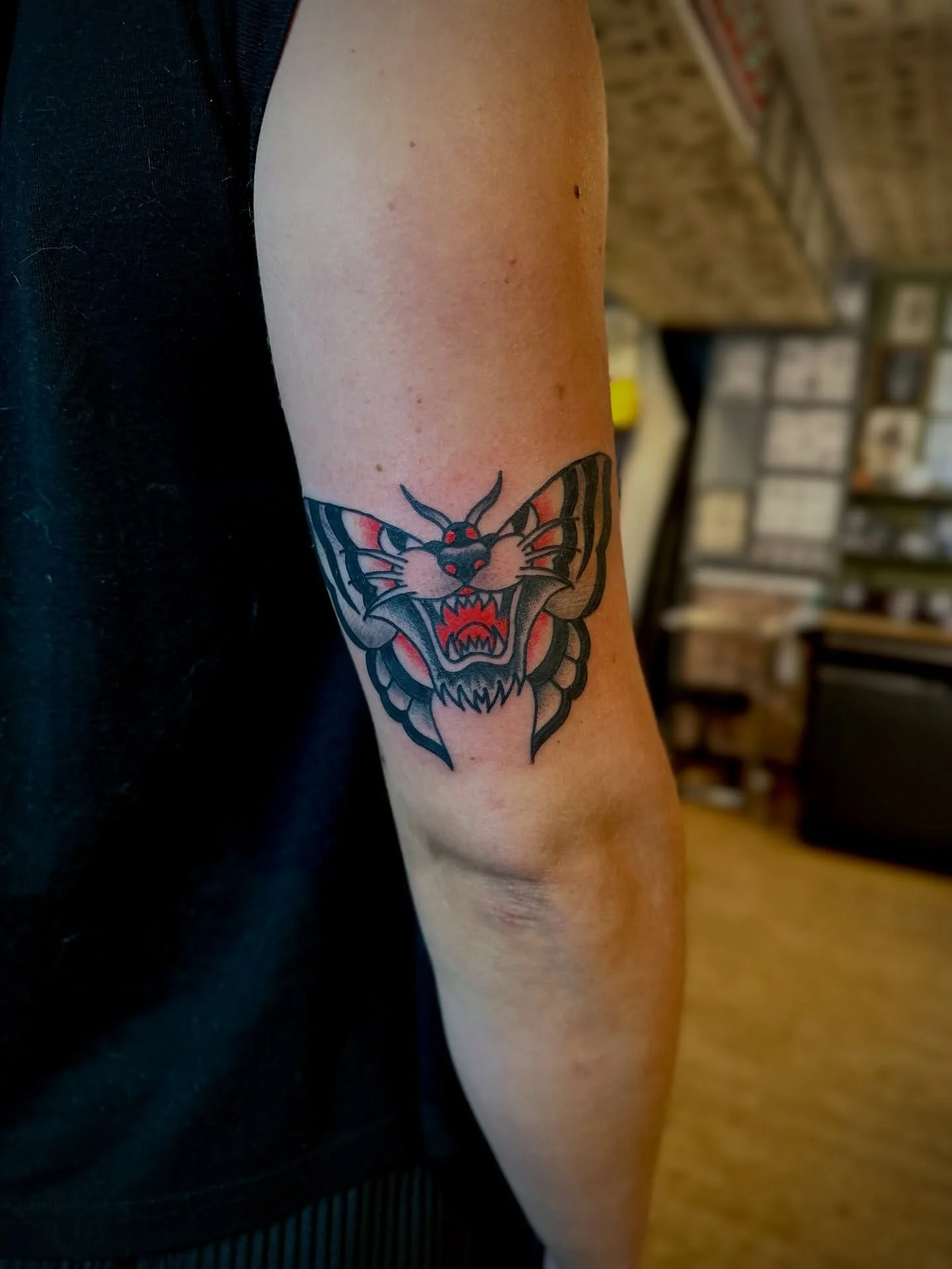Custom big cat butterfly made by @teddybtattoos 

Teddy is in shop Thursdays through Mondays, if you want to schedule with him just head to his page and send a DM