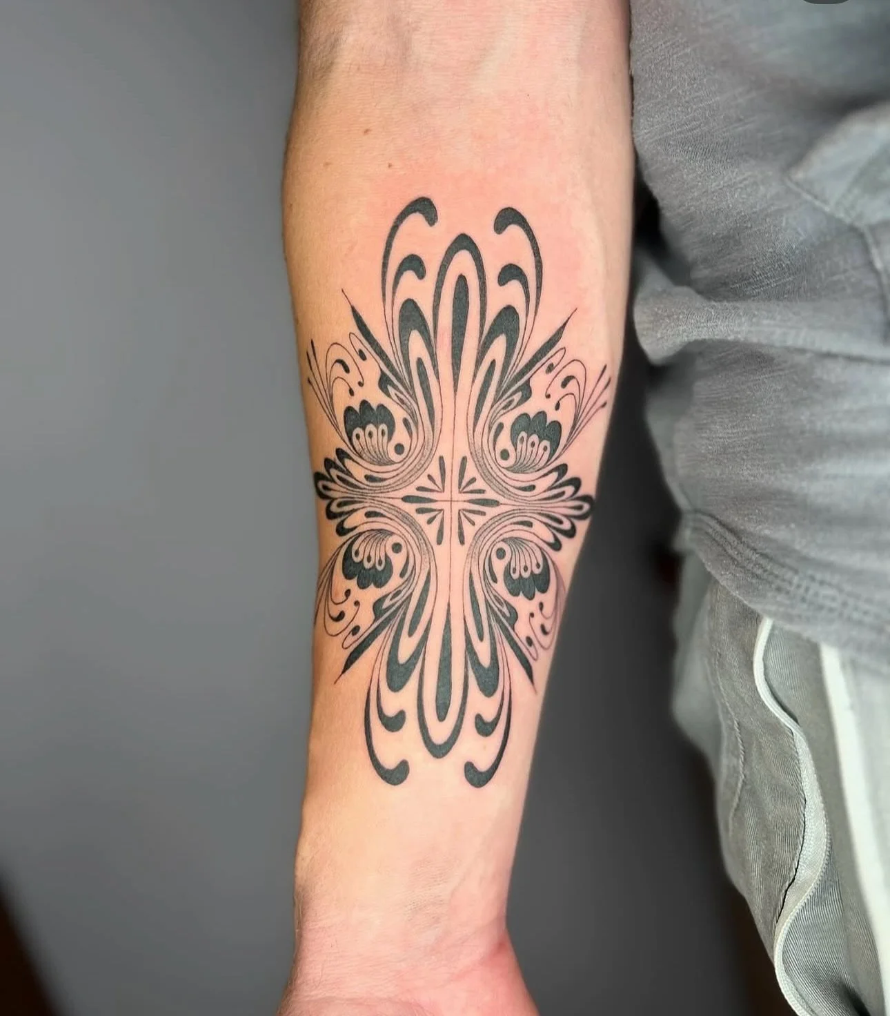 Custom design made by @oddmaree 
Give Shawna a follow to keep updated on when her books open up for scheduling.