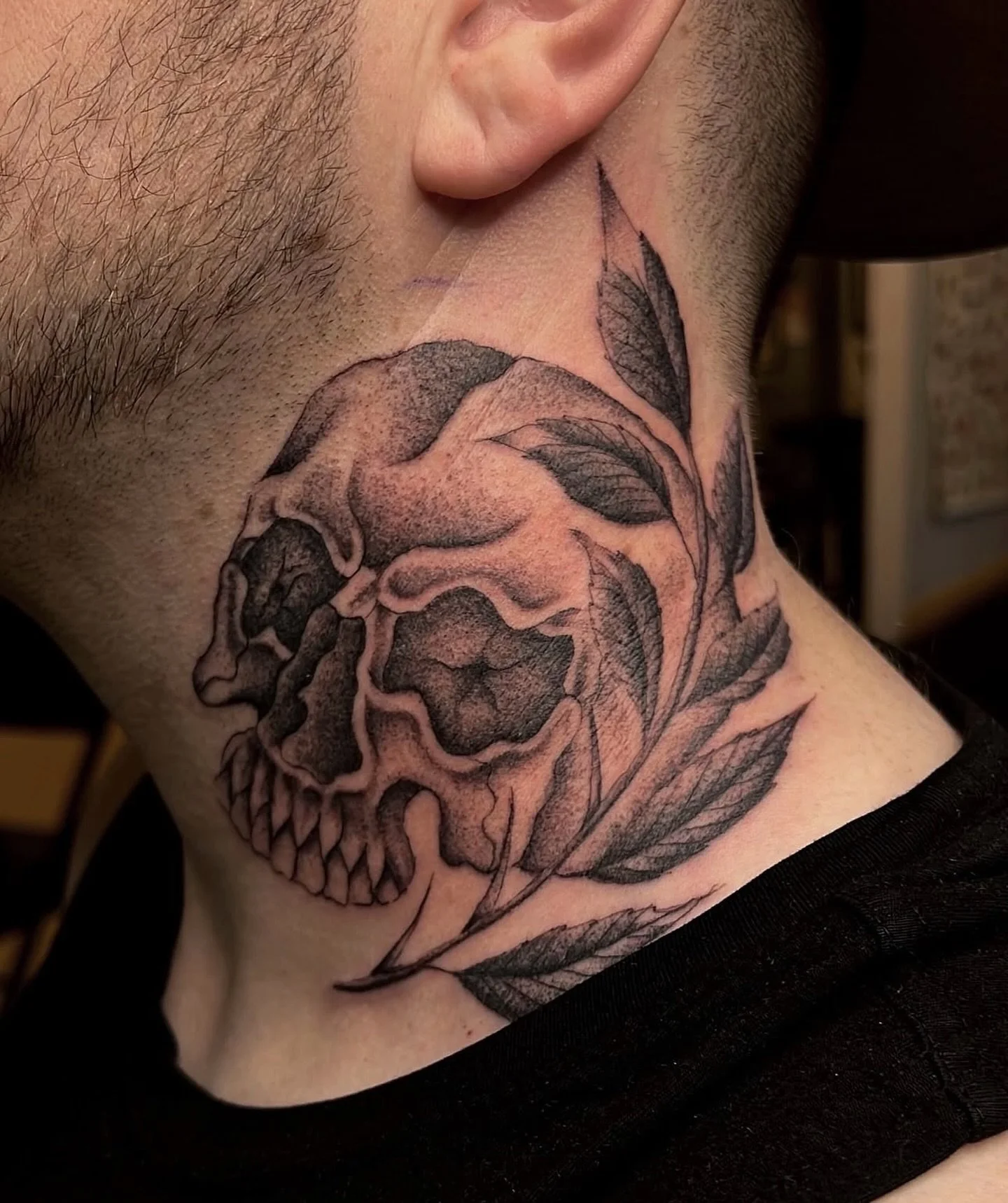 Skull on the neck done by @gloomlacruz 

To schedule with David head over to his page and send him a DM
