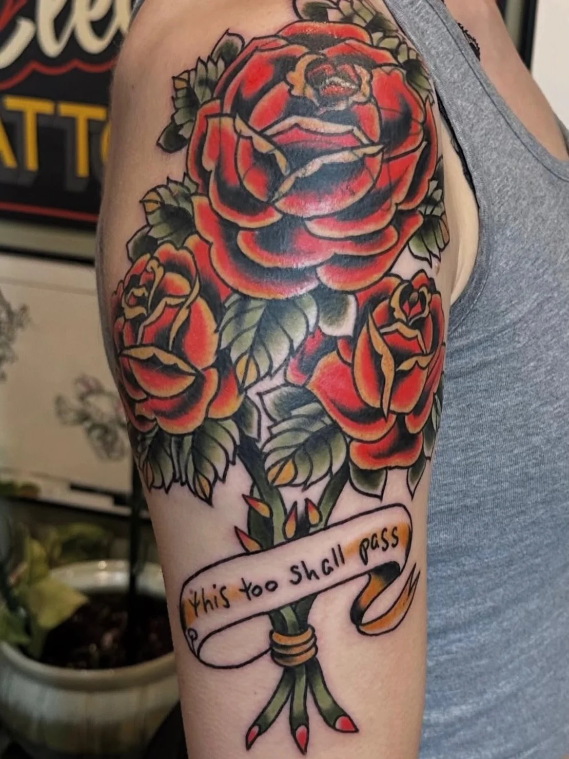 Custom cover up made by @sarahhalltattoos 

To schedule with Sarah head over to her page and send her an email.