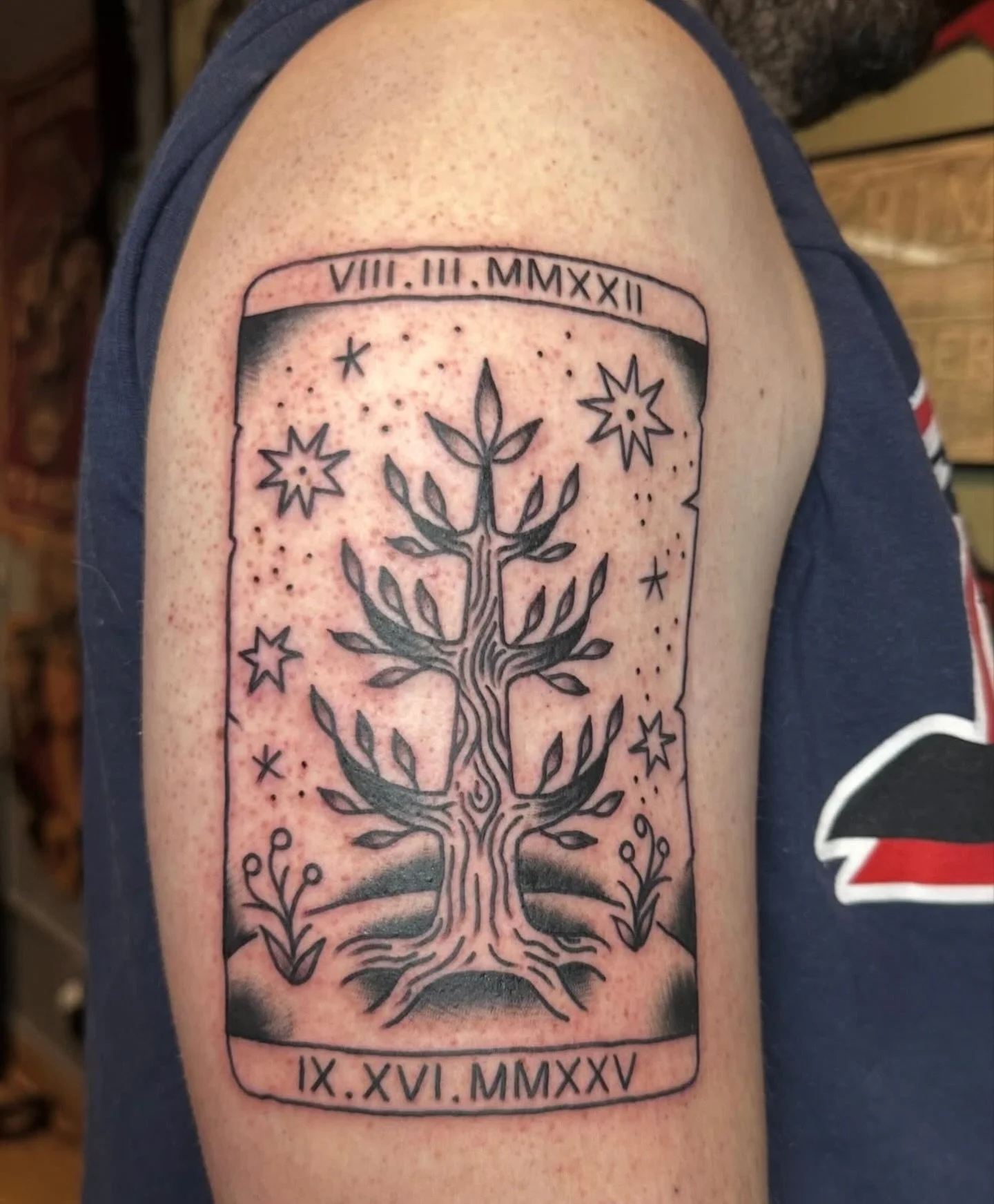 Custom family tree made by @sarahhalltattoos based off some of her flash. 

To schedule with Sarah head to her page and send her an email.