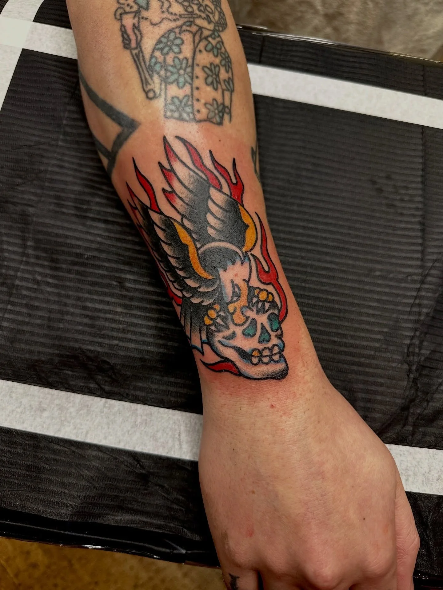 Made to fit Eagle done by @teddybtattoos 

To schedule with Teddy just head to his page and send him a DM