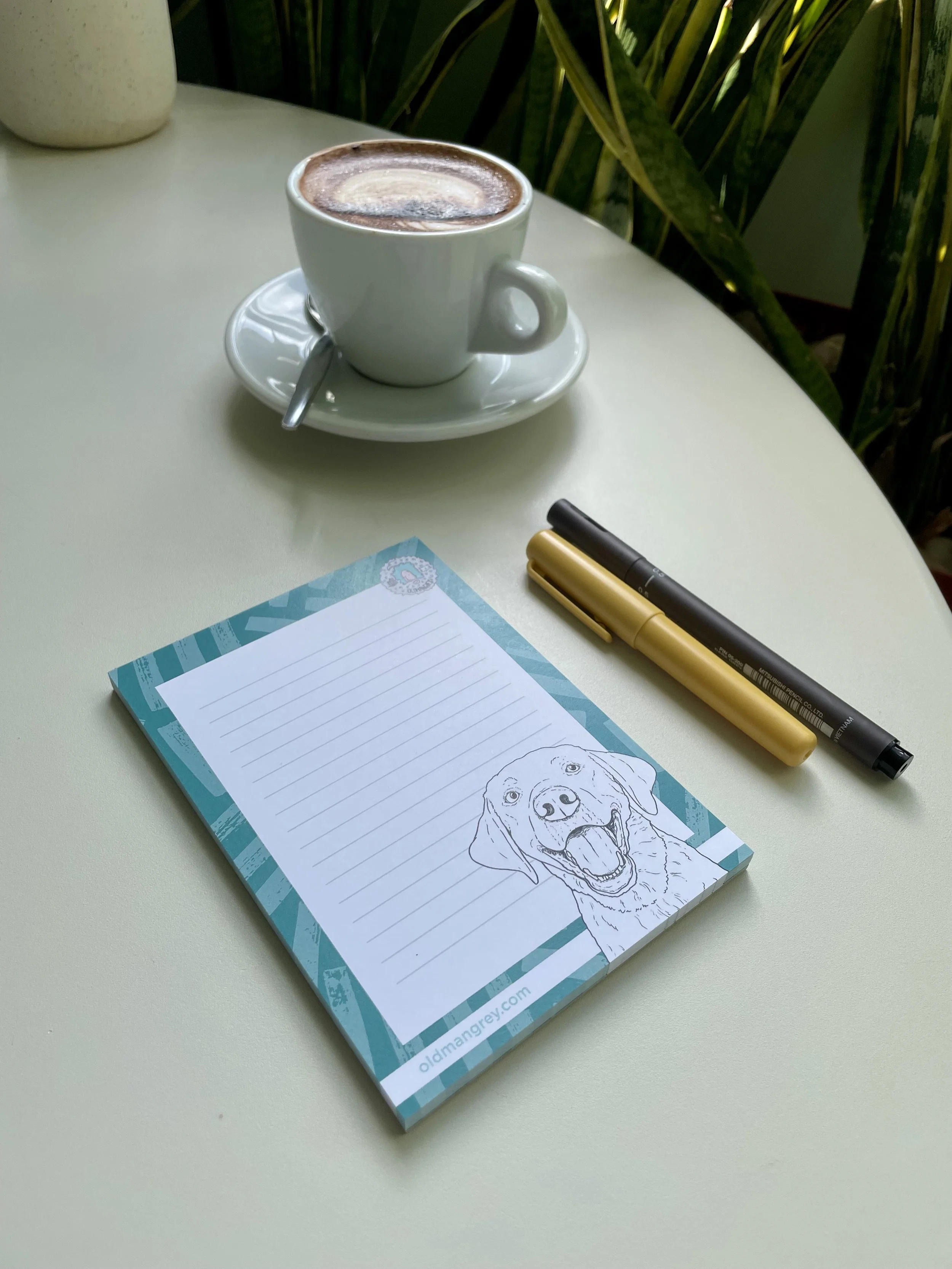 2. Labrador_cafe_1.jpeg